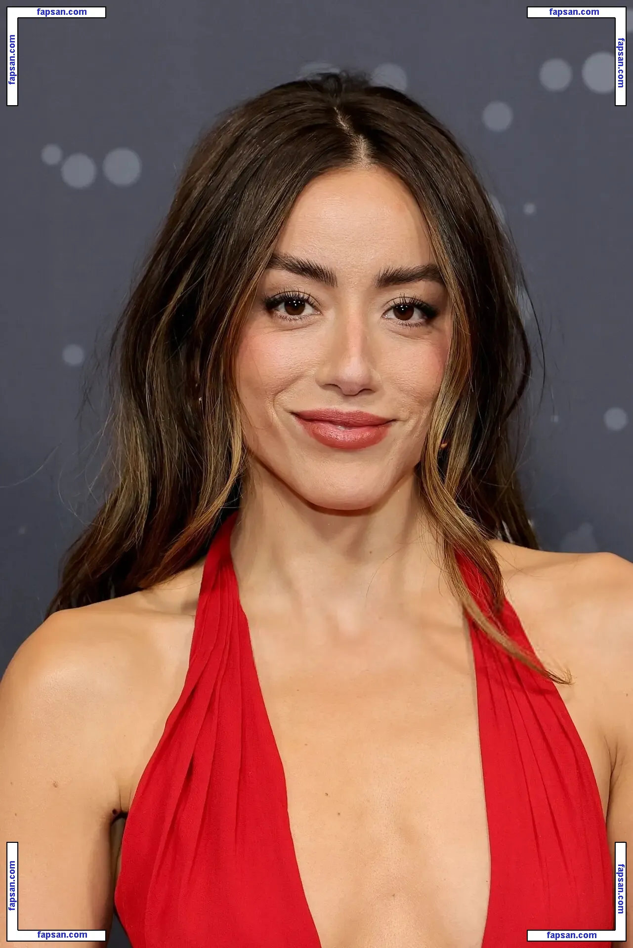 Chloe Bennet голая фото #0423 с Онлифанс