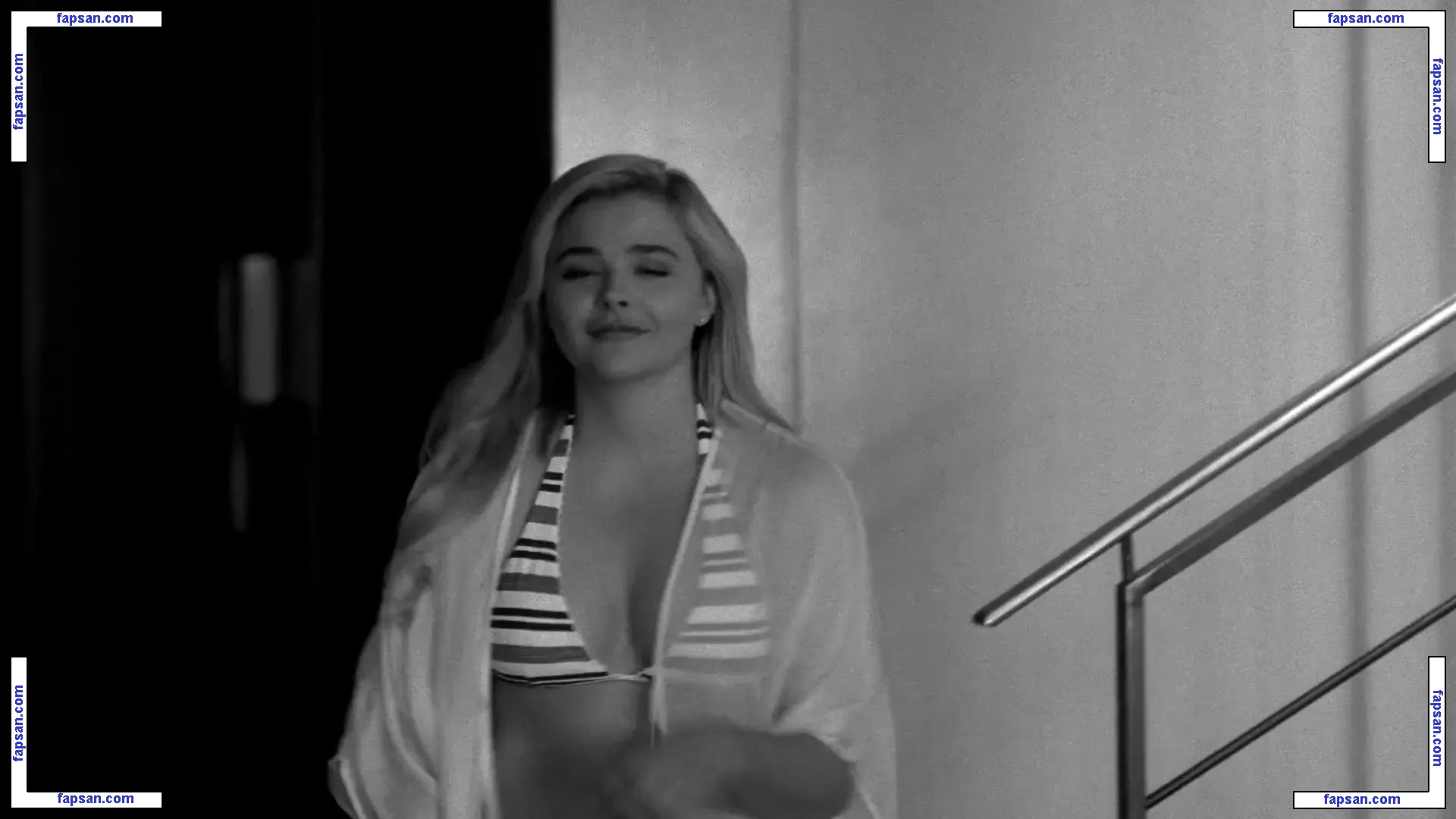 Chloë Grace Moretz голая фото #0139 с Онлифанс
