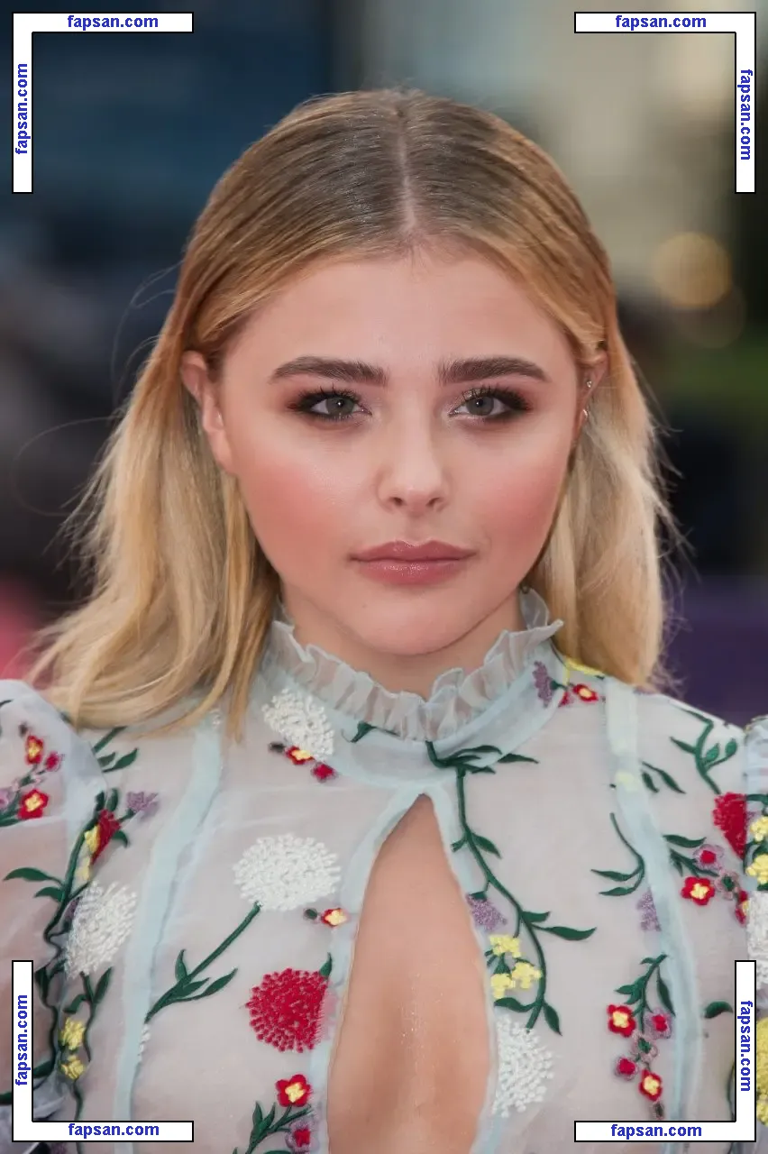 Chloë Grace Moretz голая фото #0186 с Онлифанс