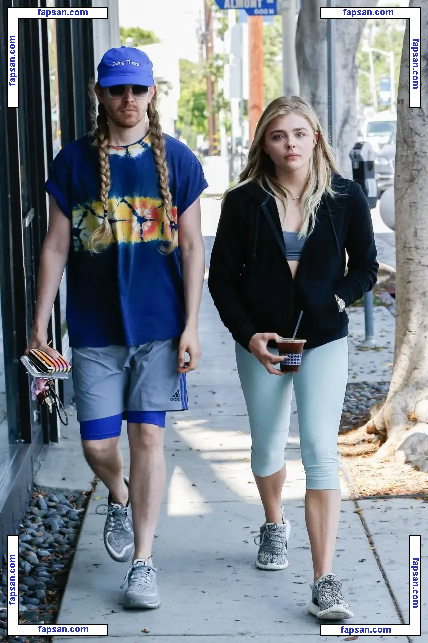 Chloë Grace Moretz голая фото #0342 с Онлифанс