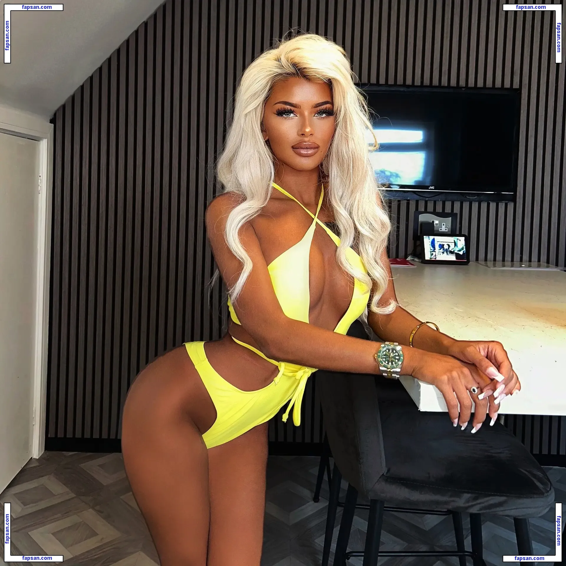 Chloe Inskip / chlochlo123 / chloe.inskipxx nude photo #0062 from OnlyFans