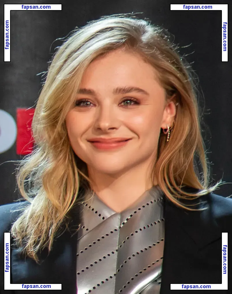 Chloë Moretz голая фото #0001 с Онлифанс