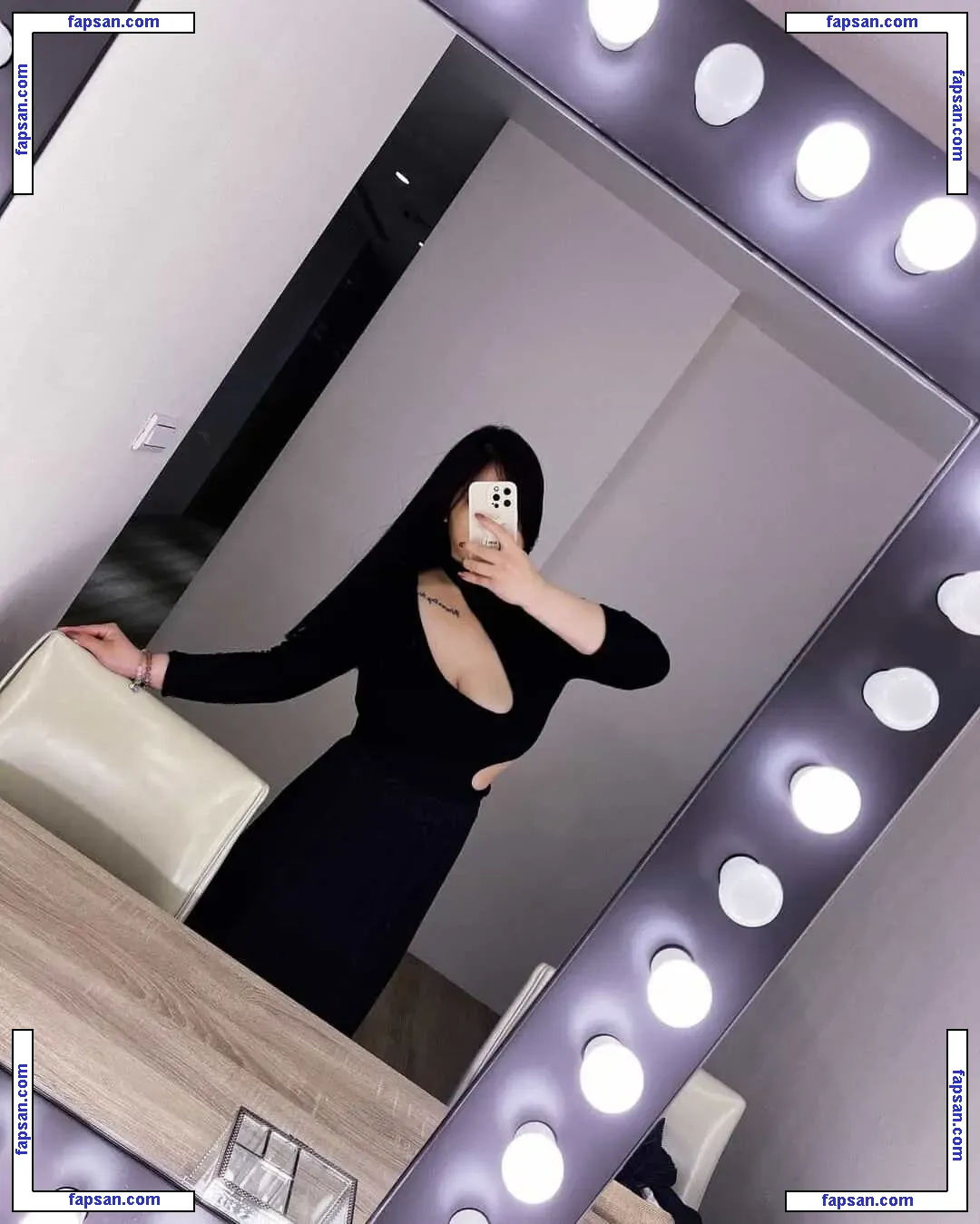 Chloe nude photo #0250 from OnlyFans