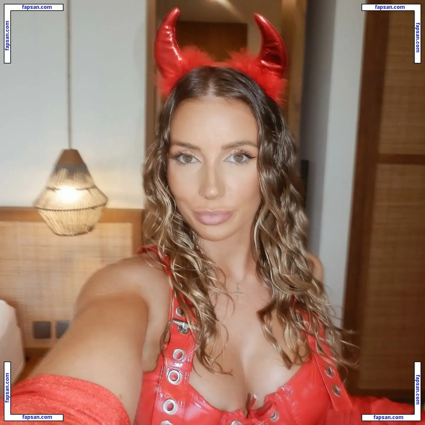 Chloe Villetelle голая фото #0004 с Онлифанс