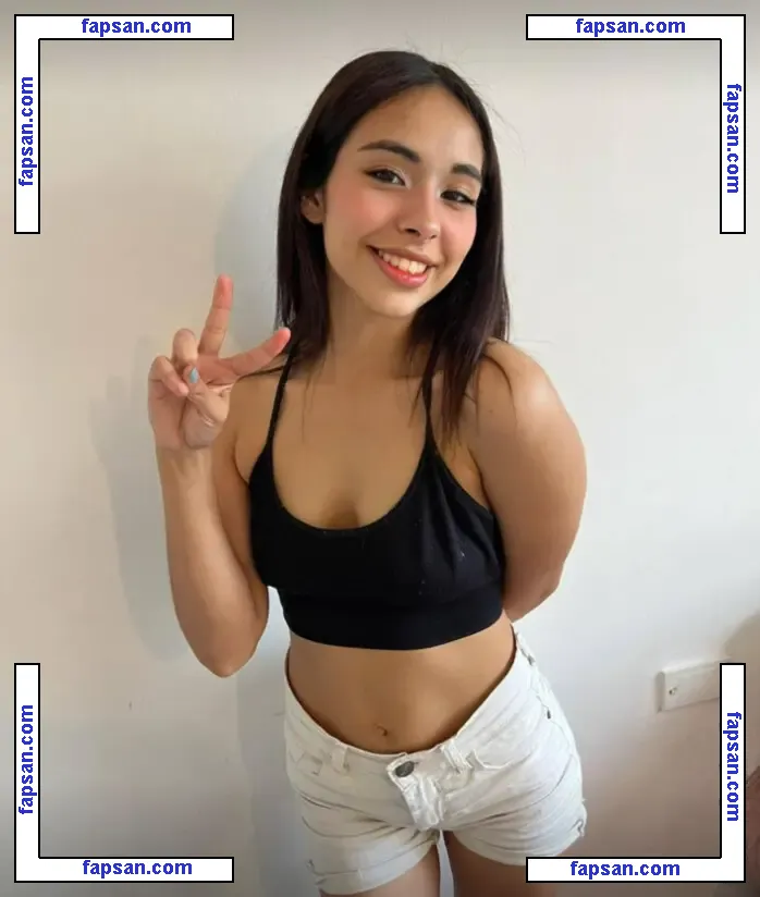 chloe.yung nude photo #0001 from OnlyFans