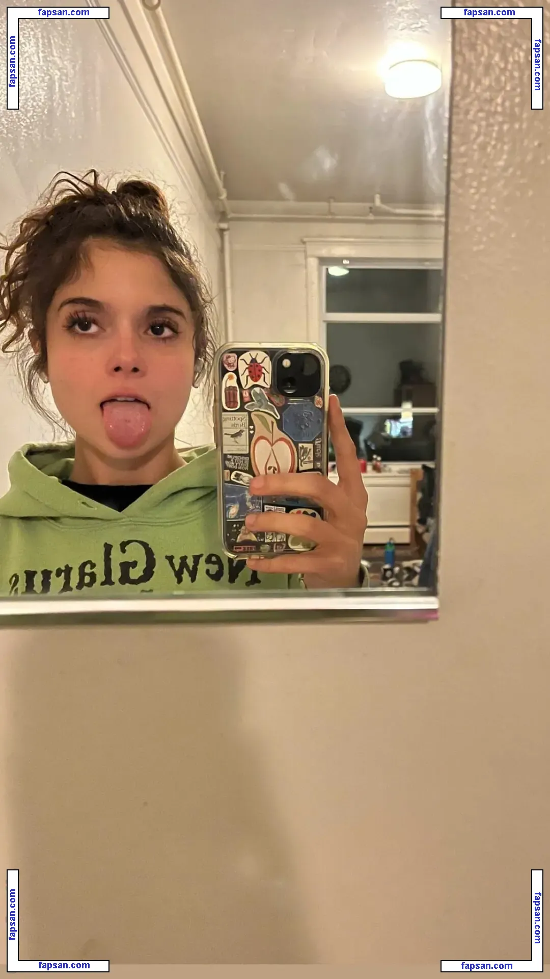 Chloeforero nude photo #0035 from OnlyFans