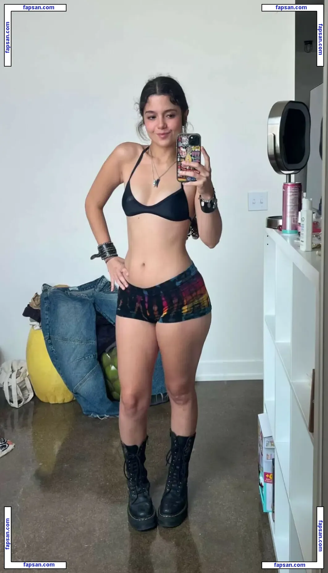 Chloeforero nude photo #0052 from OnlyFans