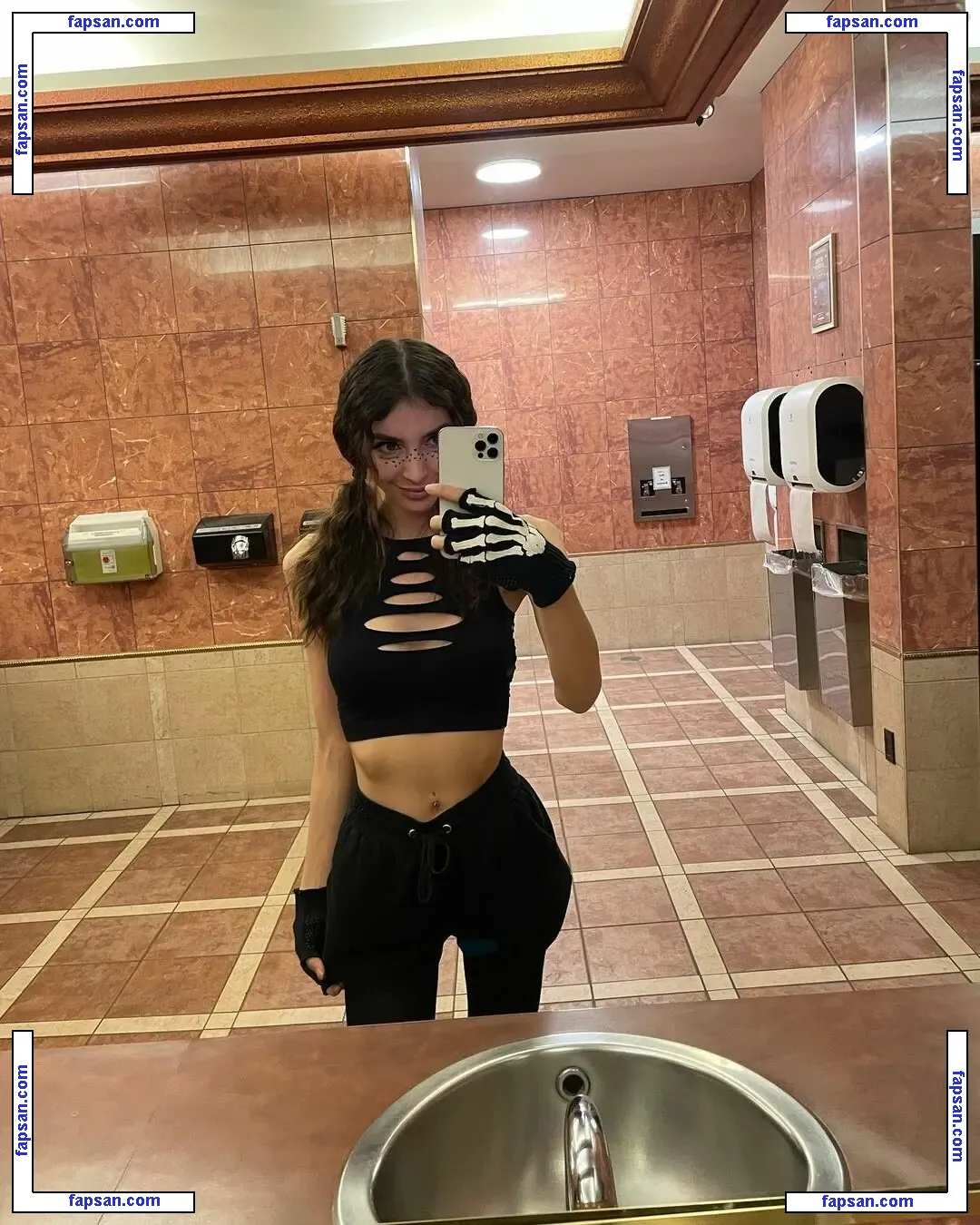 ChloeNight nude photo #0015 from OnlyFans