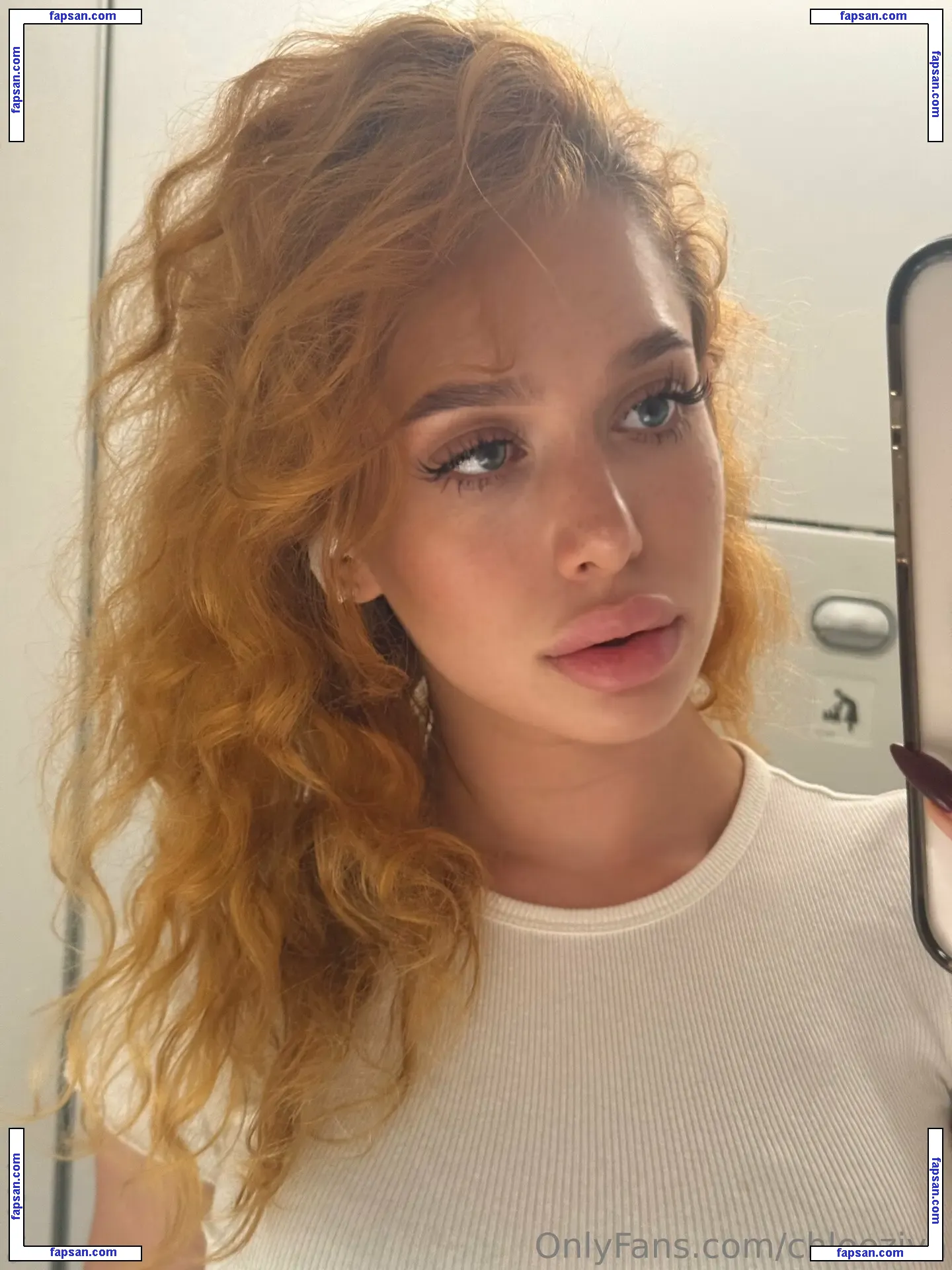Chloeziva nude photo #0030 from OnlyFans