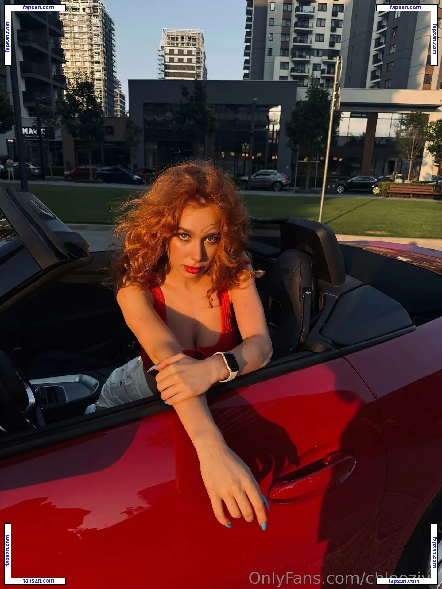 Chloeziva nude photo #0034 from OnlyFans