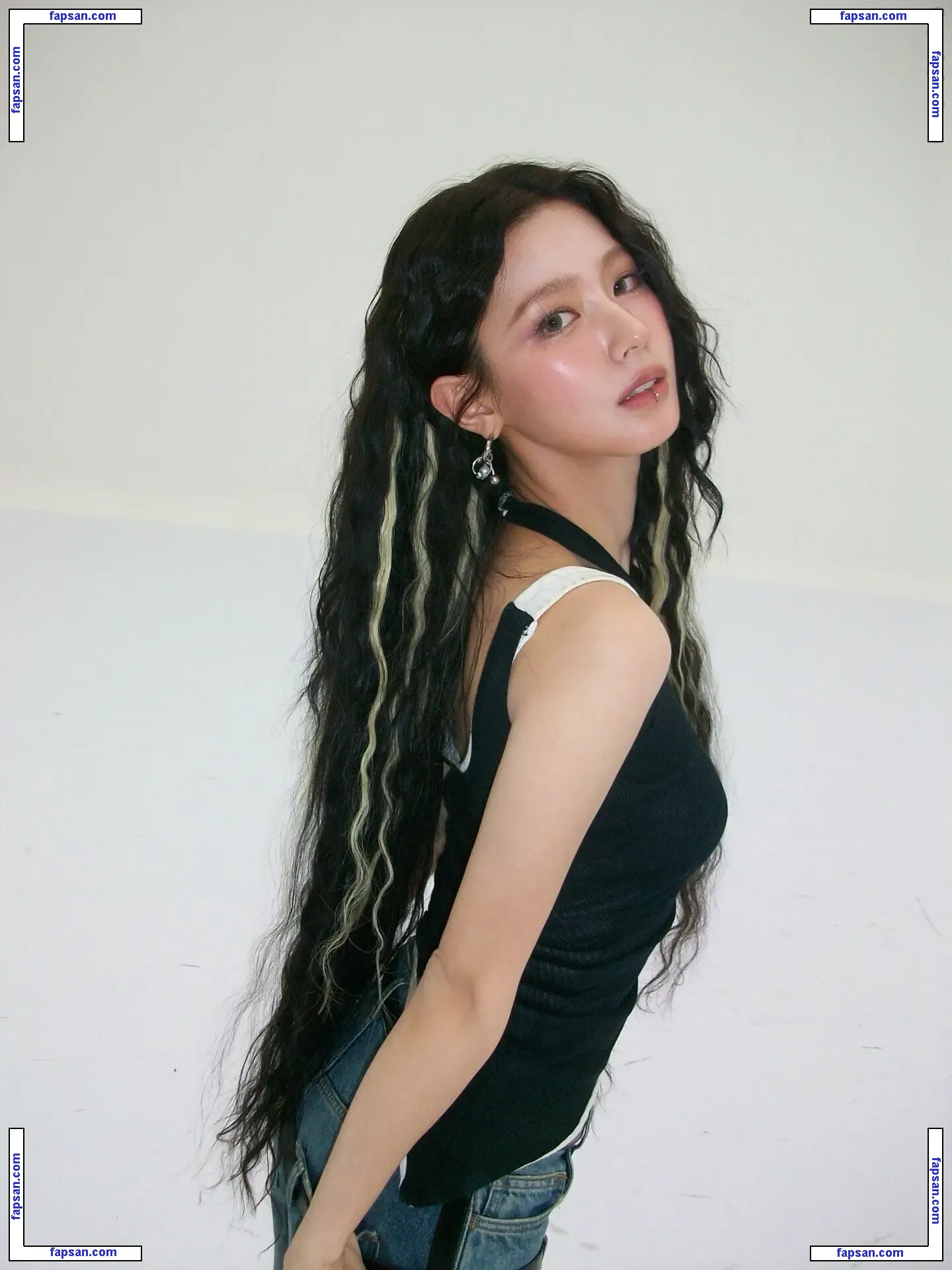 Cho Mi-yeon (Miyeon) - i-dle [(G)I-dle] nude photo #0049 from OnlyFans