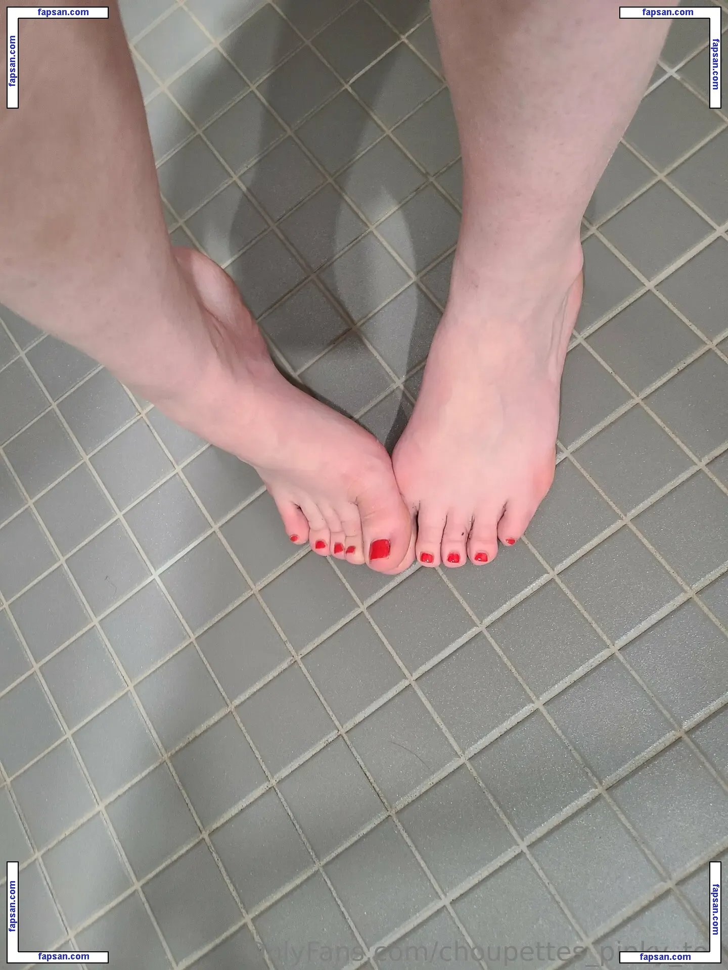 choupettes_pinky_toe nude photo #0004 from OnlyFans