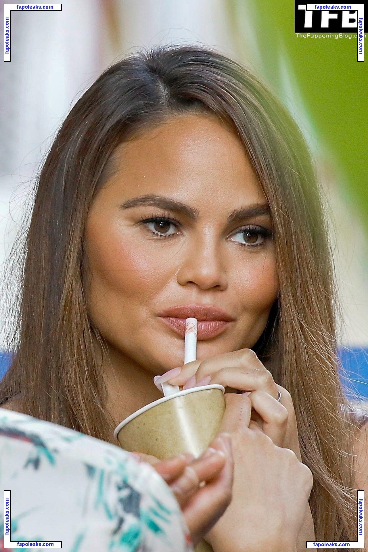 Chrissy Teigen / ChrissyTeigen голая фото #1571 с Онлифанс