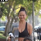 Chrissy Teigen голая #1337