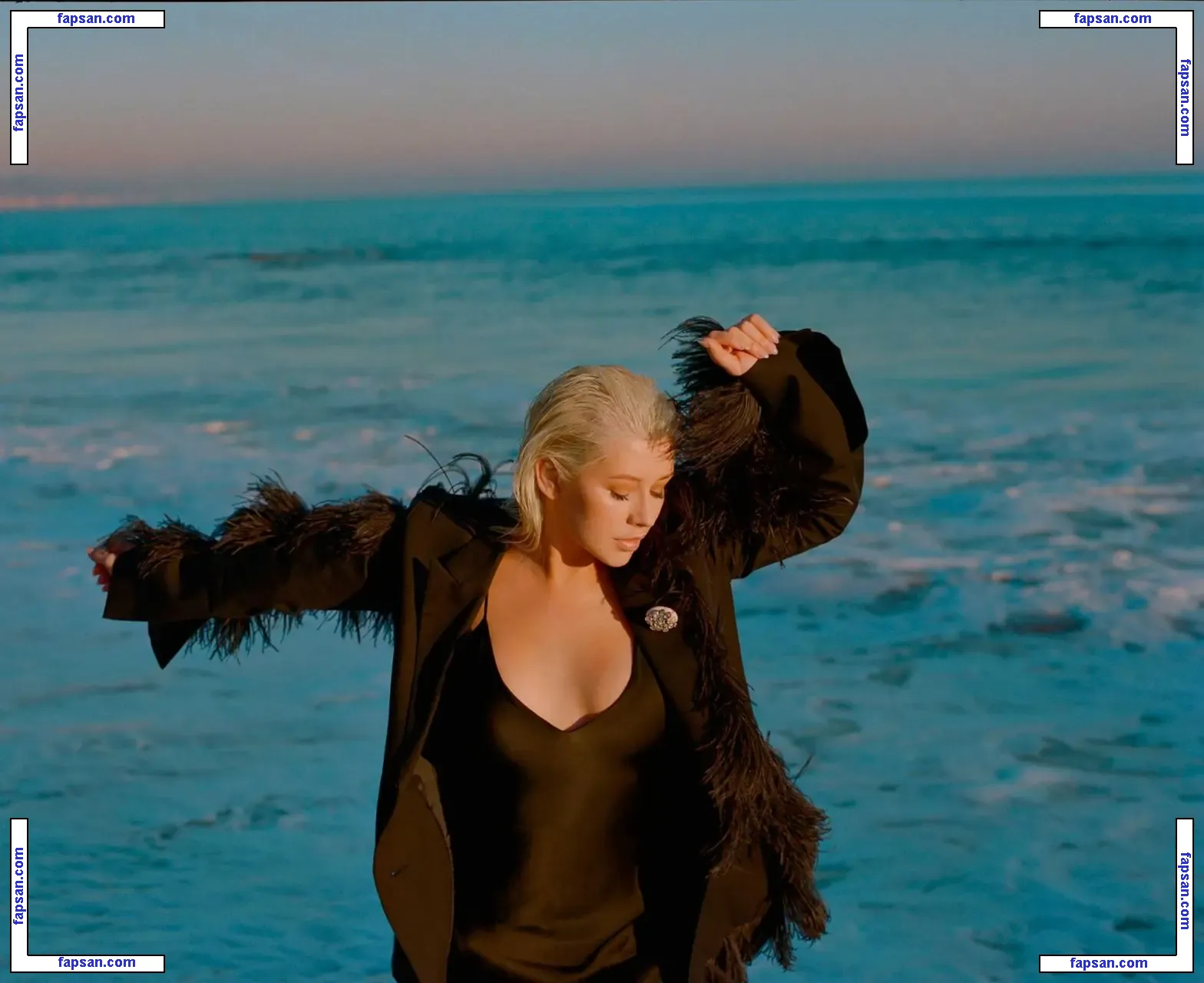 Christina Aguilera голая фото #0068 с Онлифанс