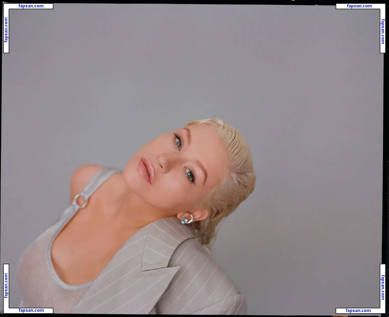 Christina Aguilera голая фото #0072 с Онлифанс