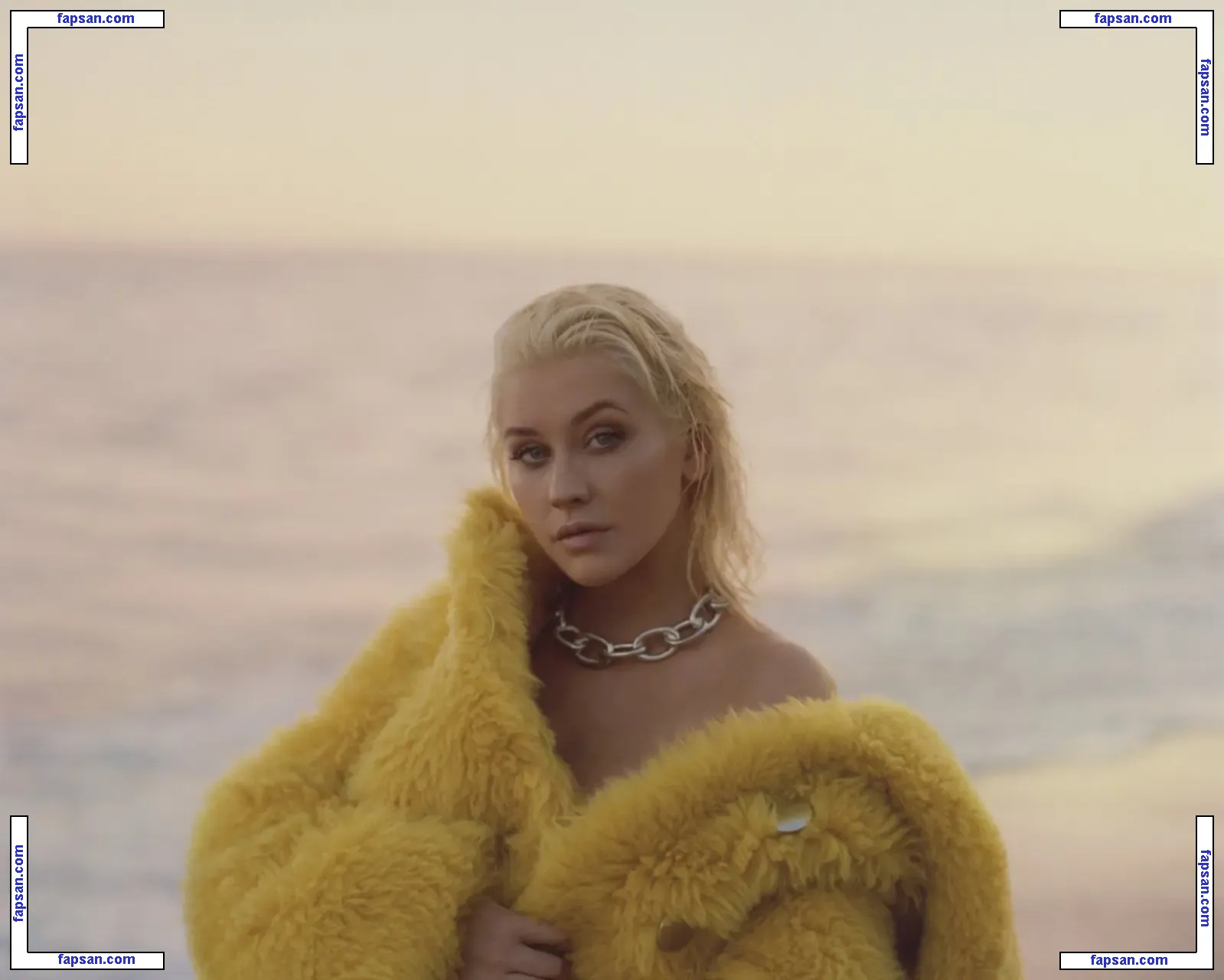 Christina Aguilera голая фото #0080 с Онлифанс
