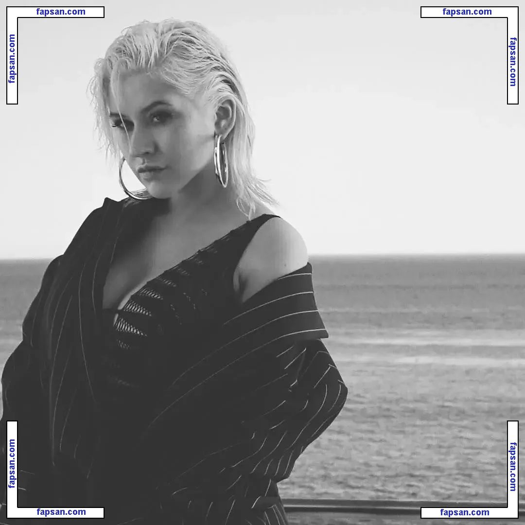 Christina Aguilera голая фото #0081 с Онлифанс