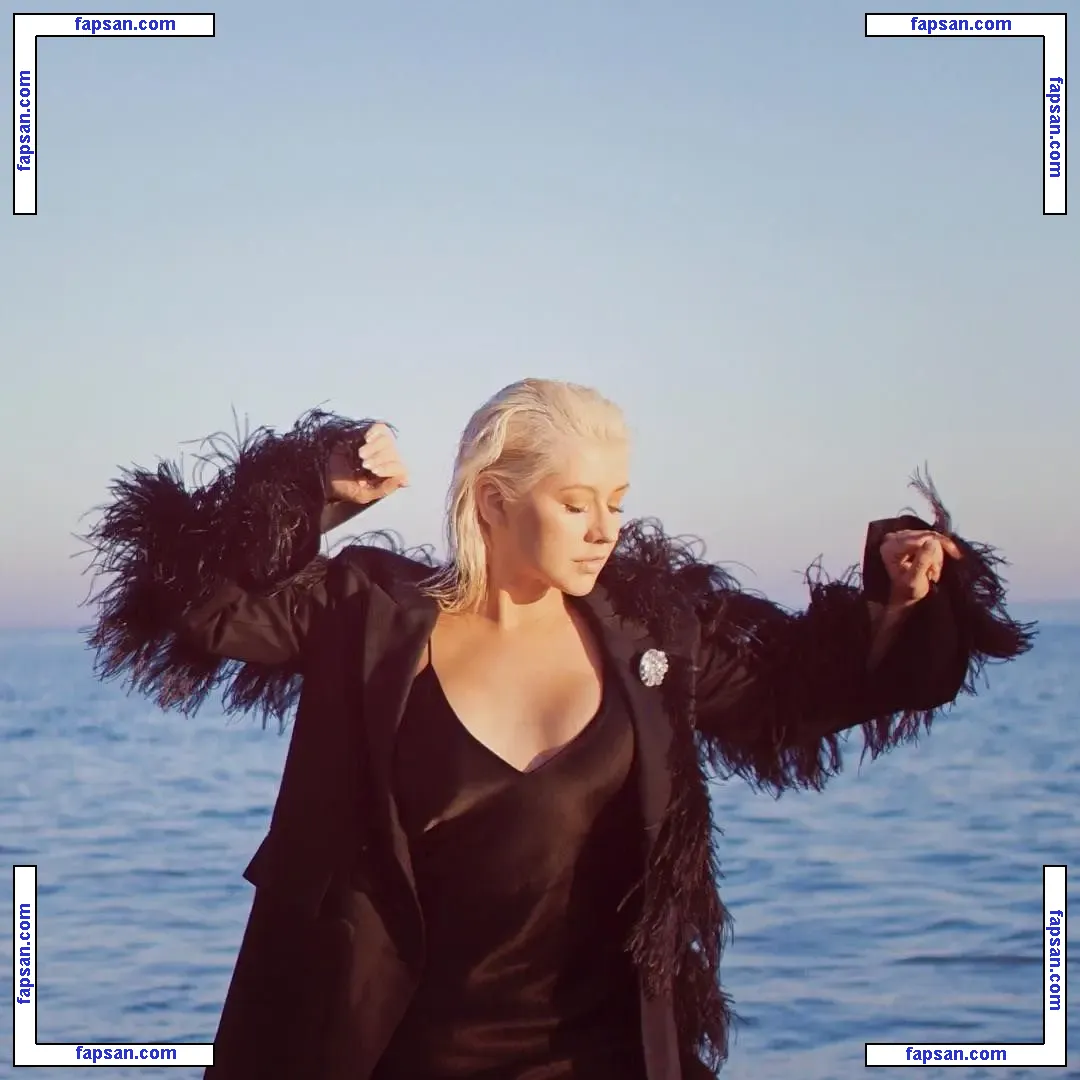 Christina Aguilera голая фото #0103 с Онлифанс