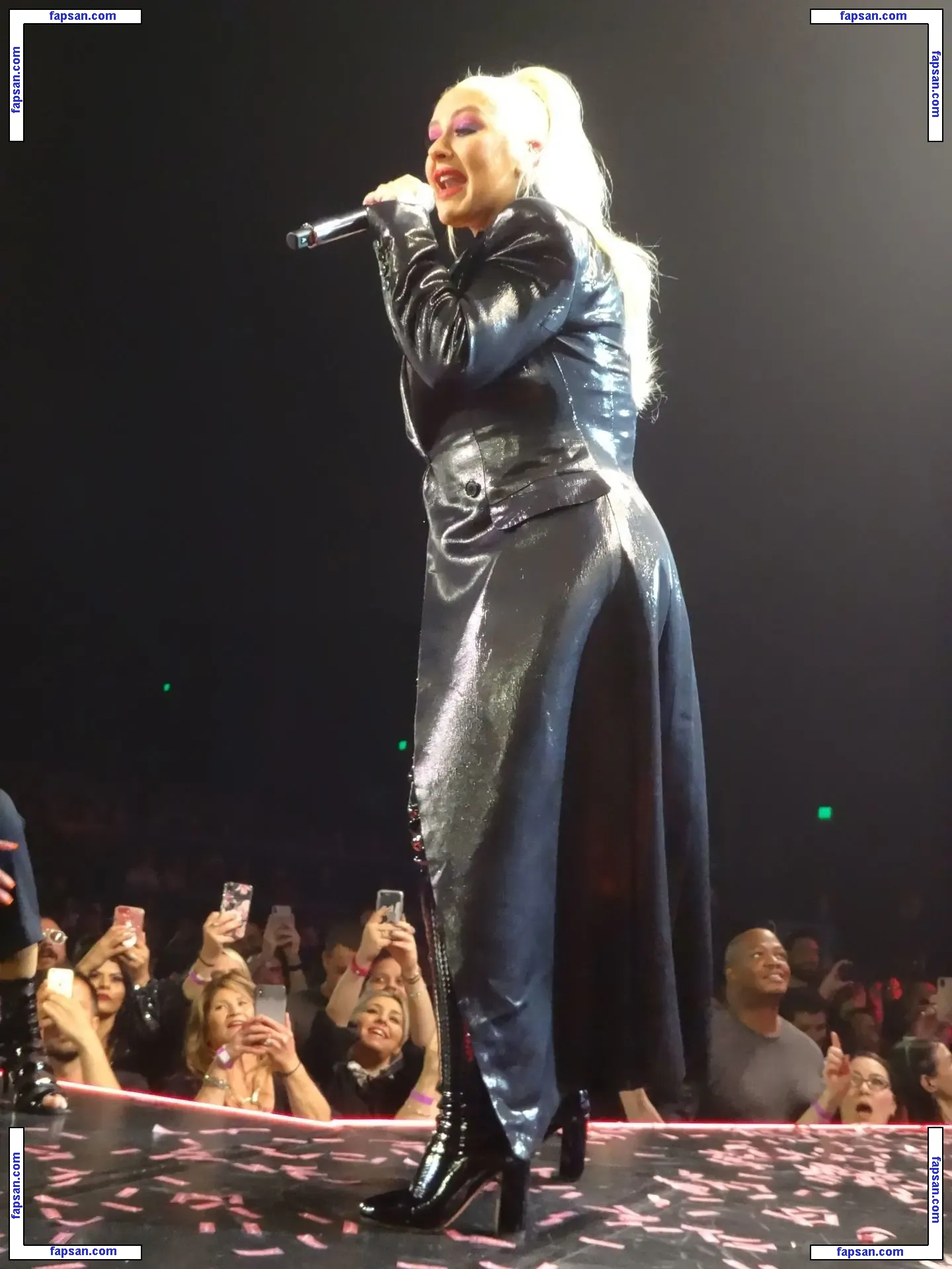 Christina Aguilera голая фото #1059 с Онлифанс