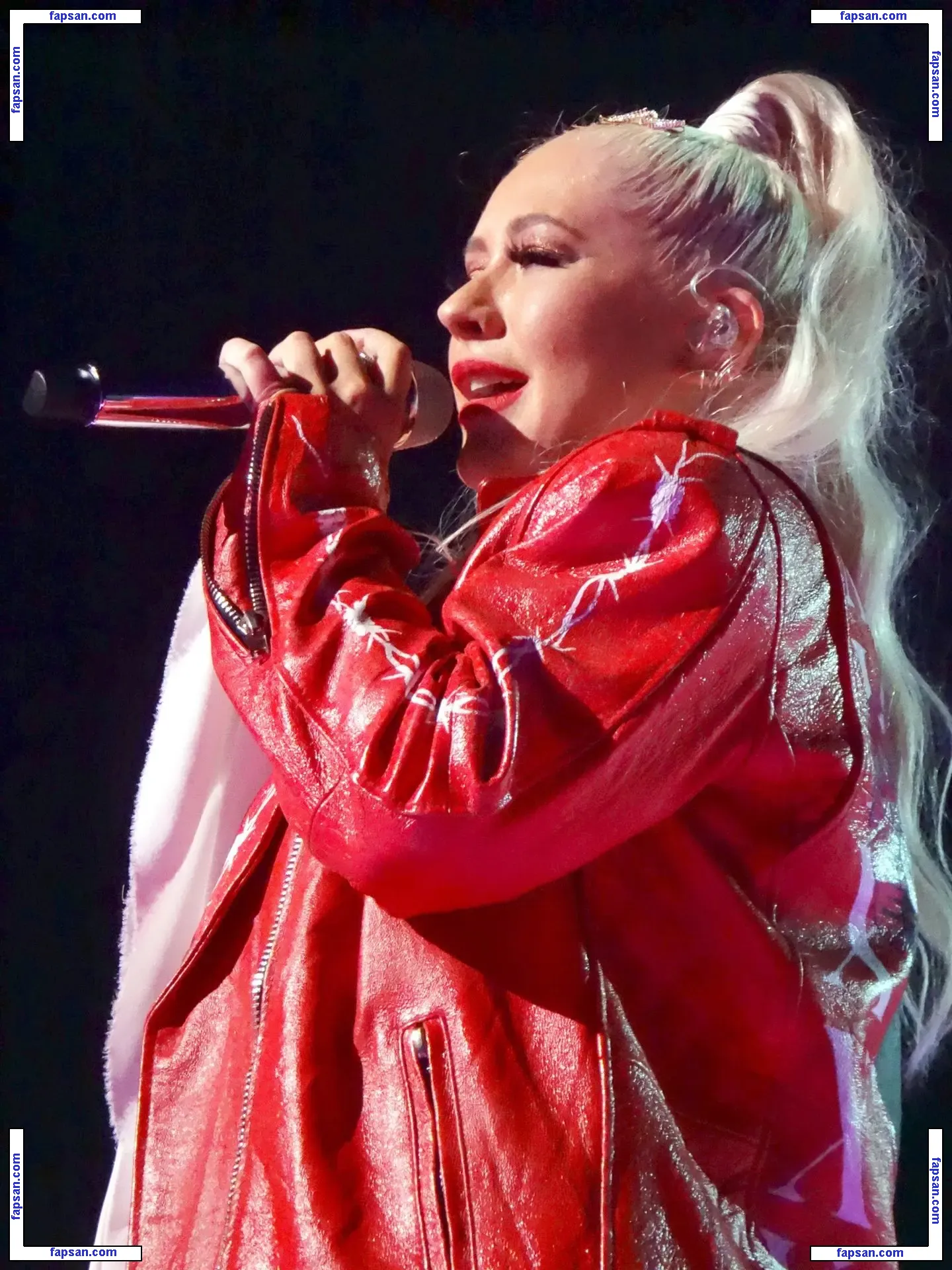 Christina Aguilera голая фото #1109 с Онлифанс