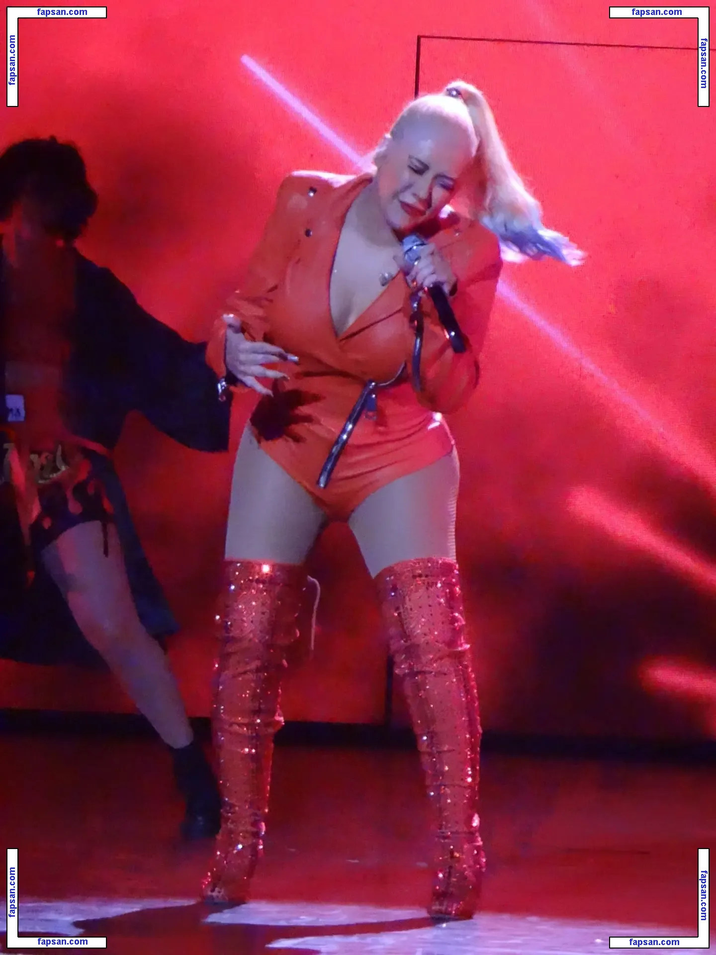 Christina Aguilera голая фото #1212 с Онлифанс