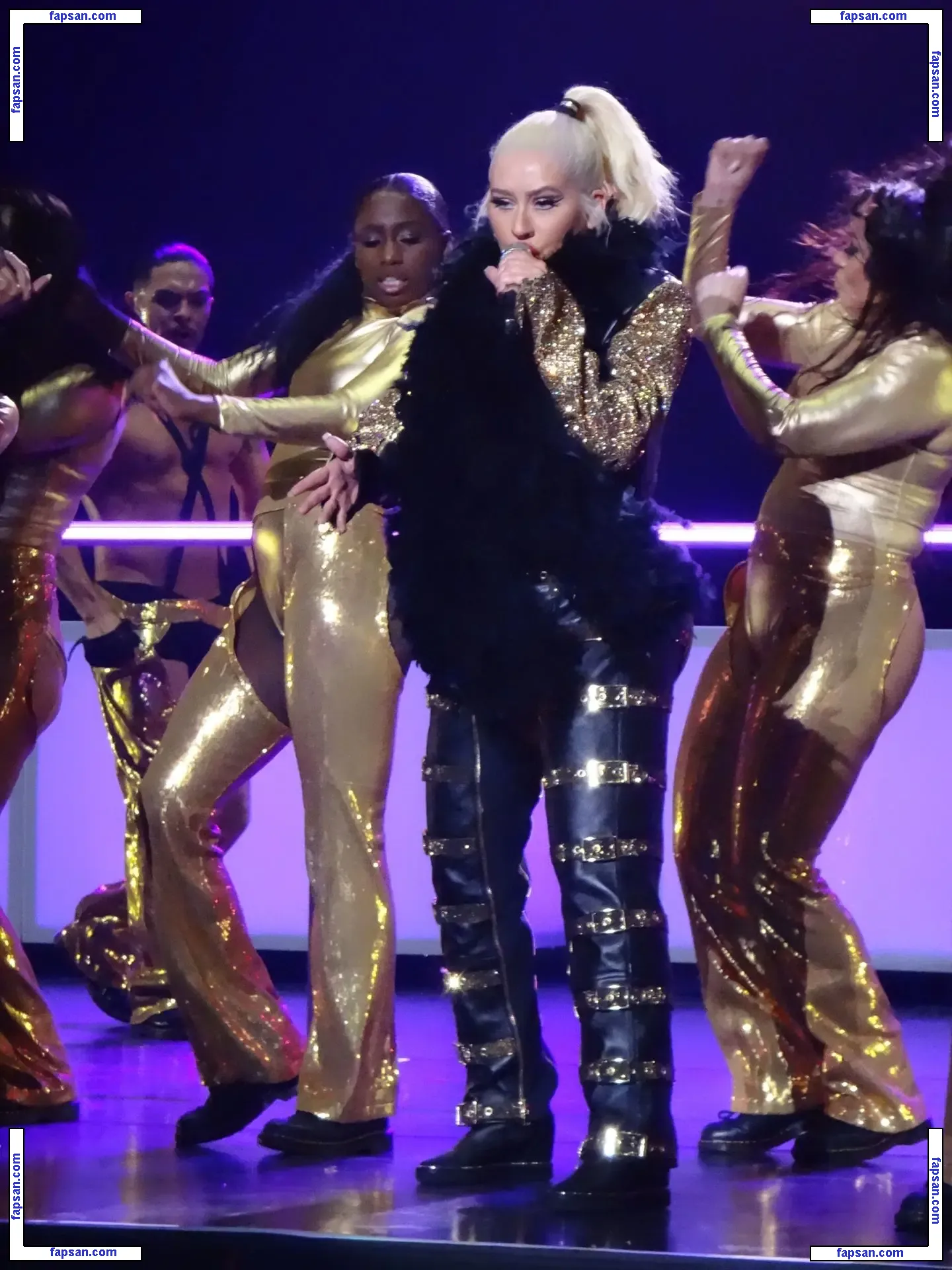 Christina Aguilera голая фото #1278 с Онлифанс