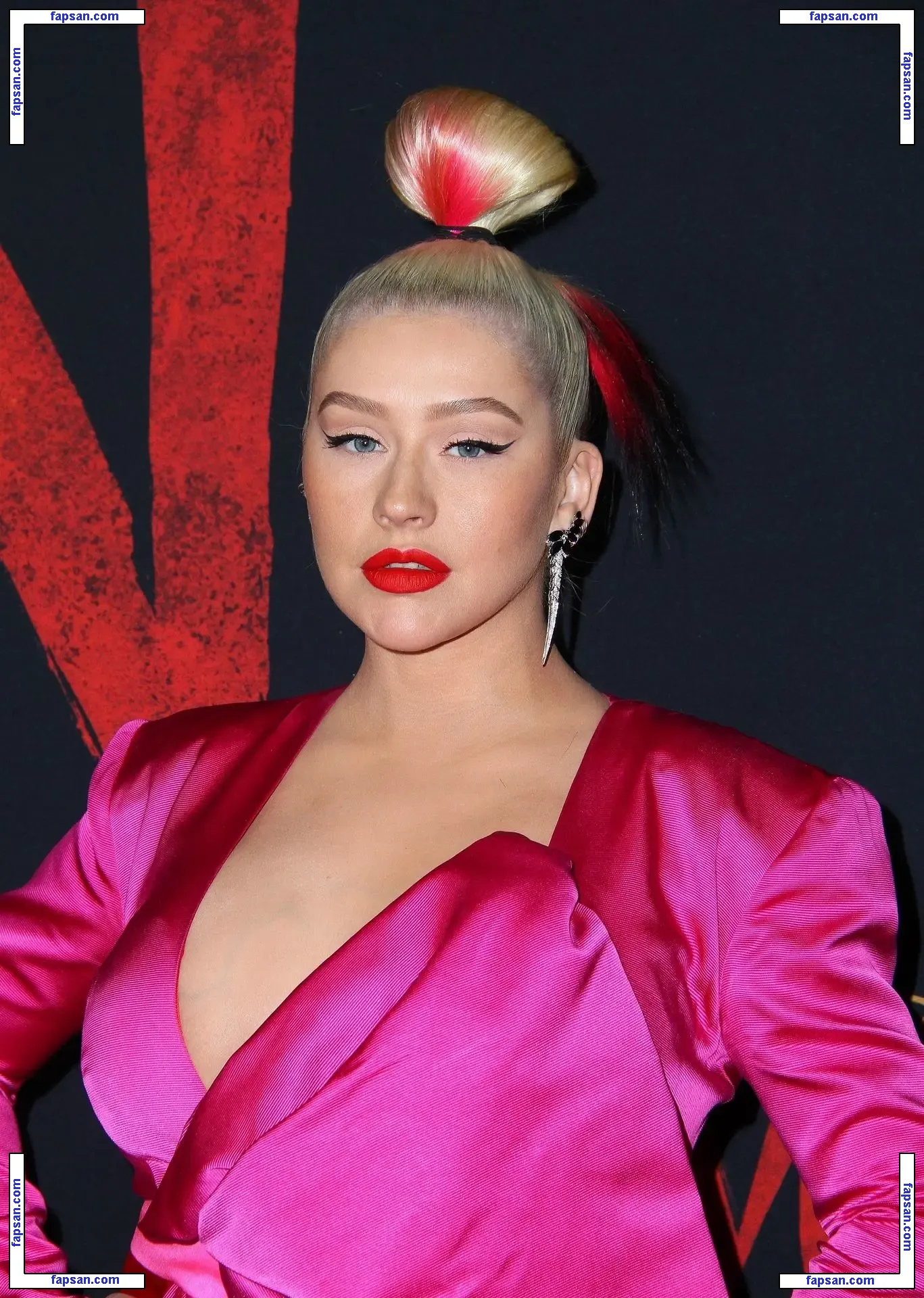Christina Aguilera голая фото #1321 с Онлифанс