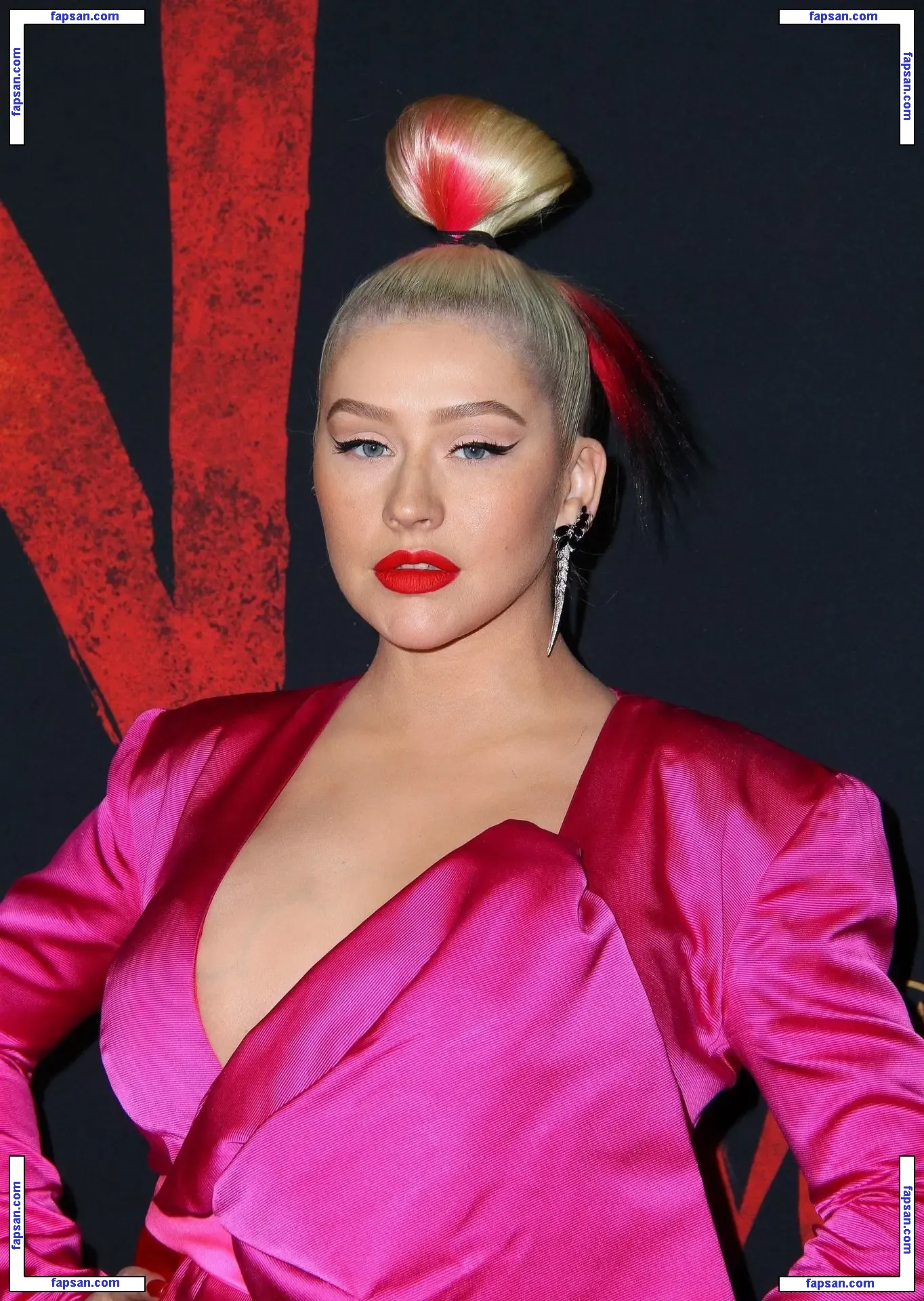 Christina Aguilera голая фото #1322 с Онлифанс