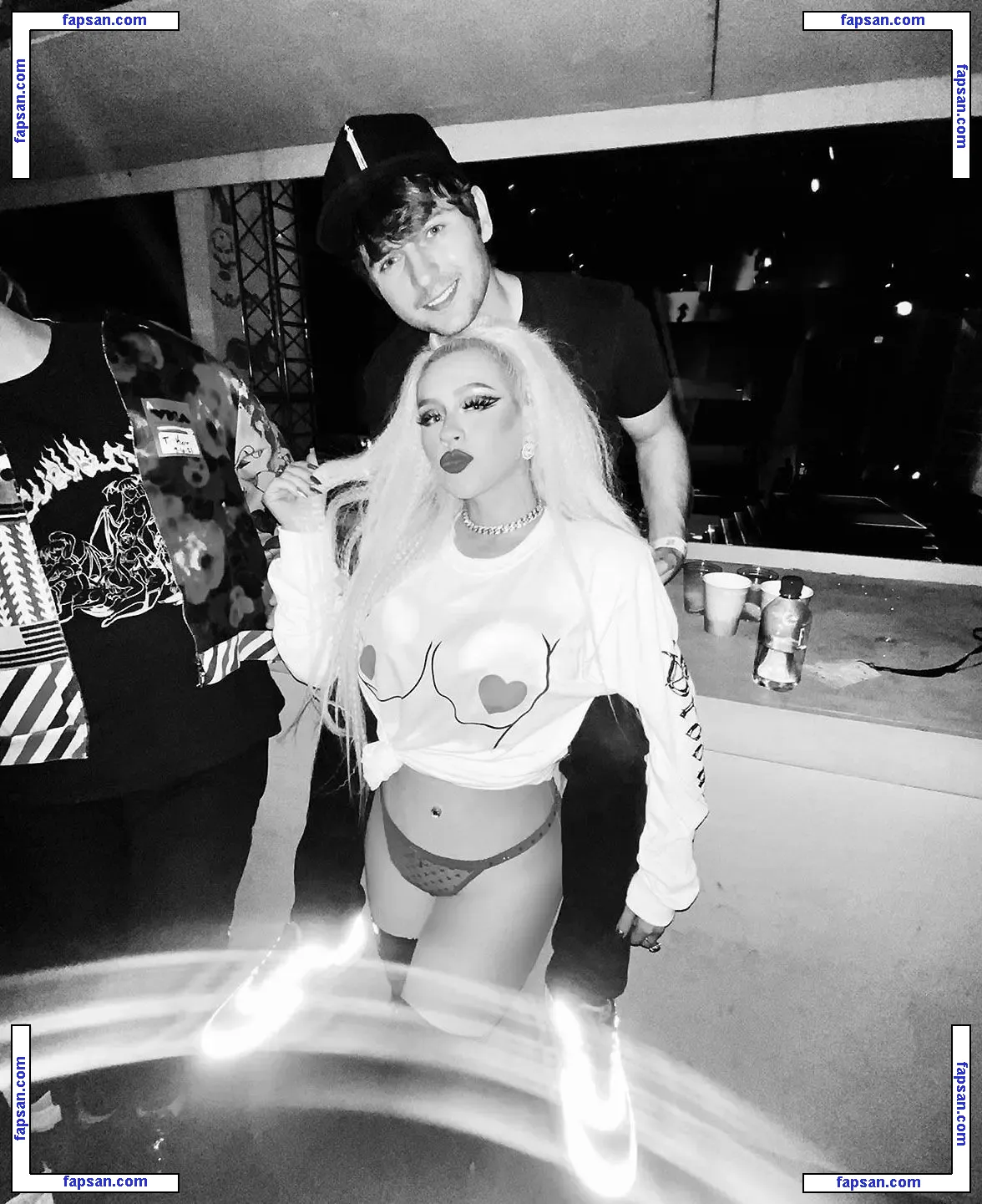 Christina Aguilera голая фото #1635 с Онлифанс