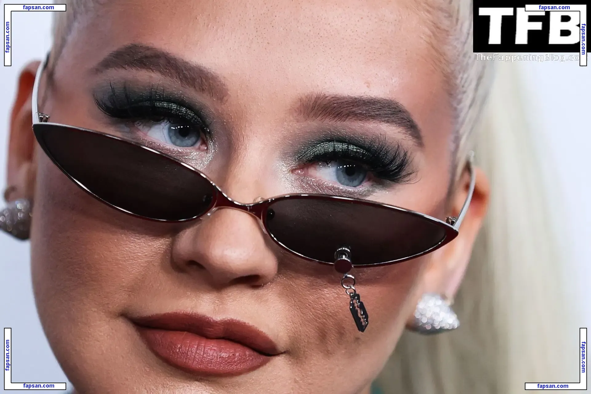 Christina Aguilera голая фото #2030 с Онлифанс