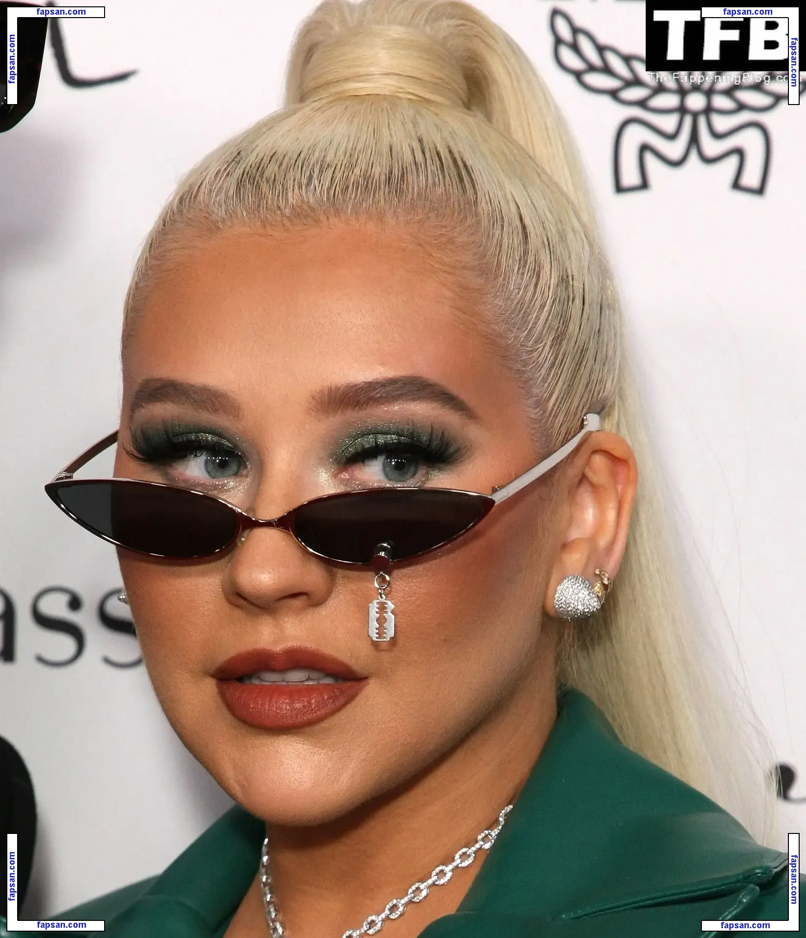 Christina Aguilera голая фото #2042 с Онлифанс