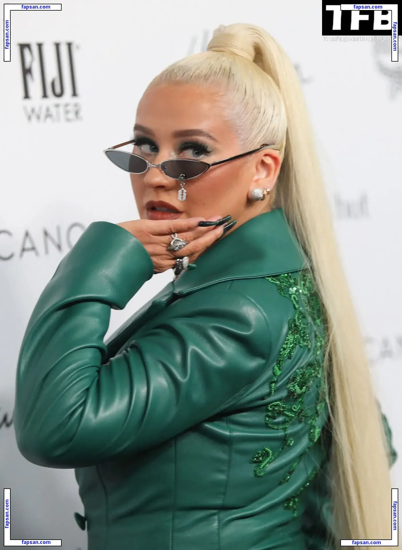 Christina Aguilera голая фото #2055 с Онлифанс