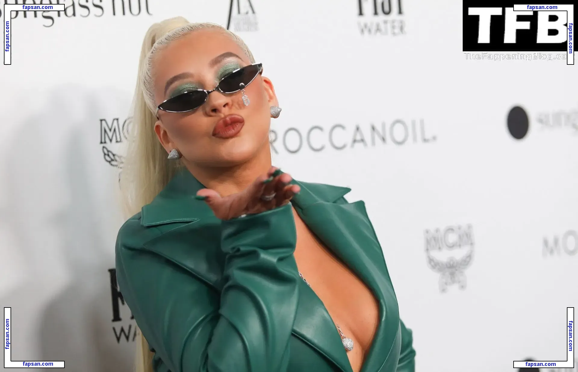 Christina Aguilera голая фото #2056 с Онлифанс