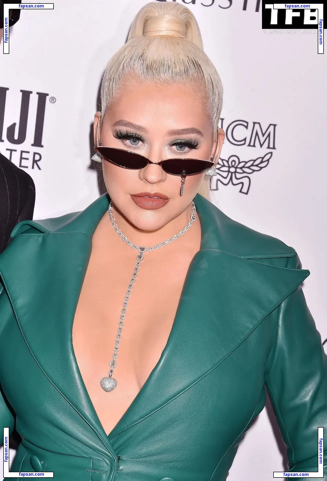 Christina Aguilera голая фото #2058 с Онлифанс