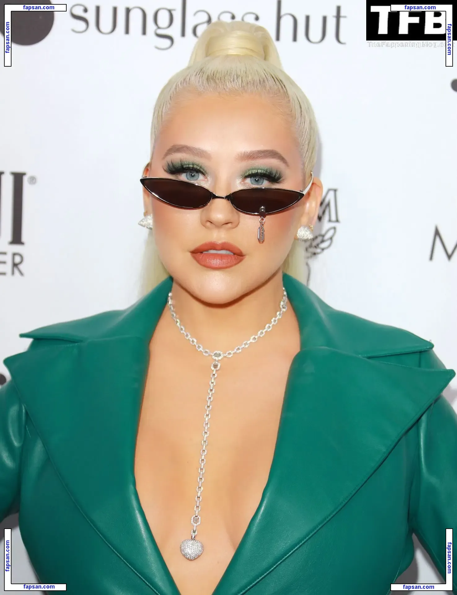 Christina Aguilera голая фото #2068 с Онлифанс