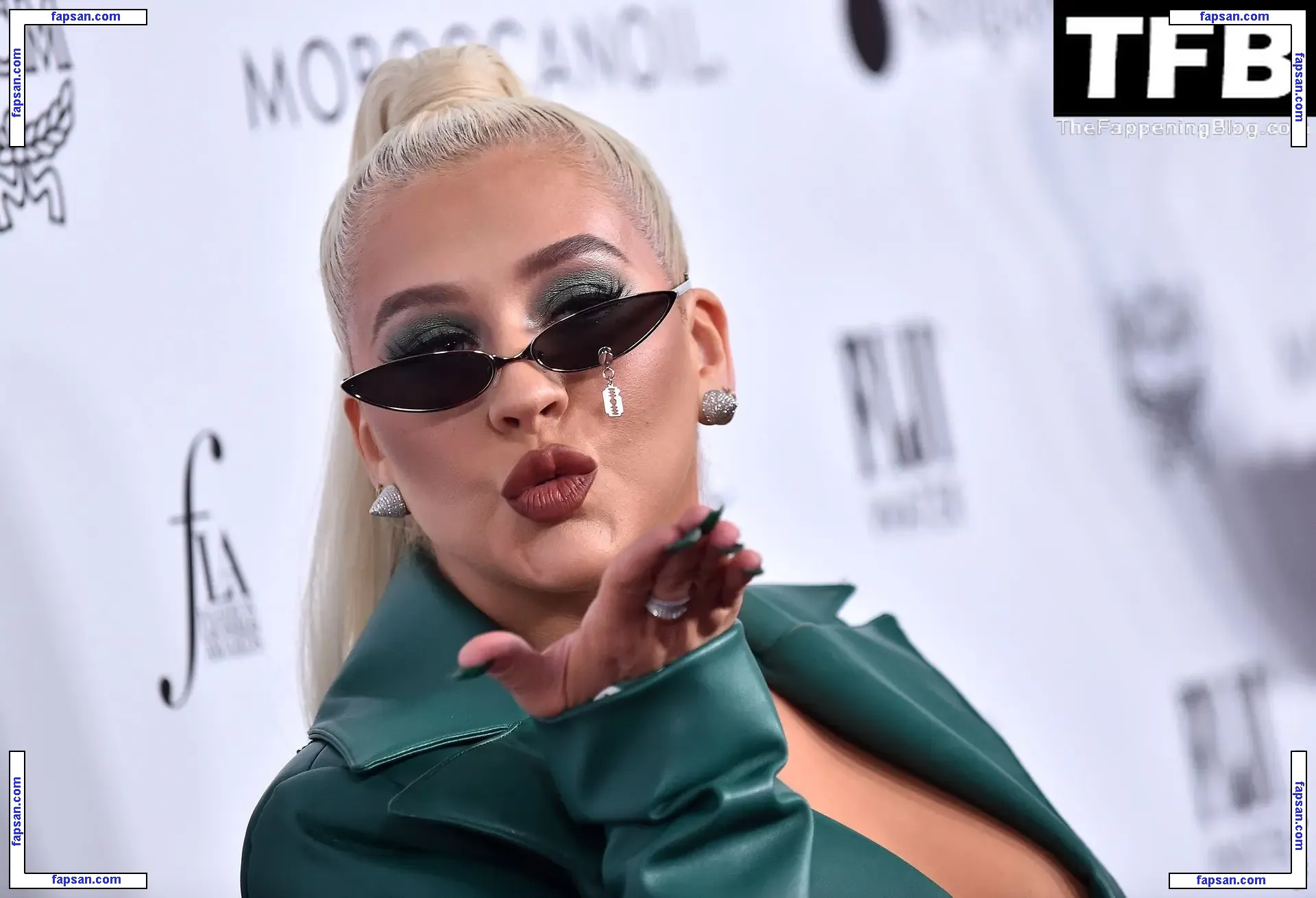Christina Aguilera голая фото #2076 с Онлифанс