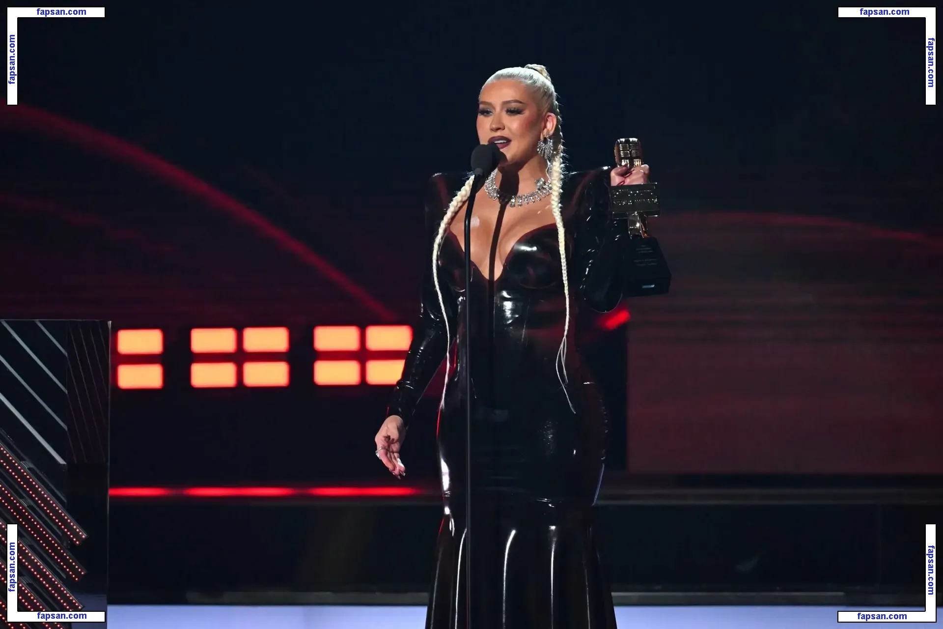 Christina Aguilera голая фото #2357 с Онлифанс