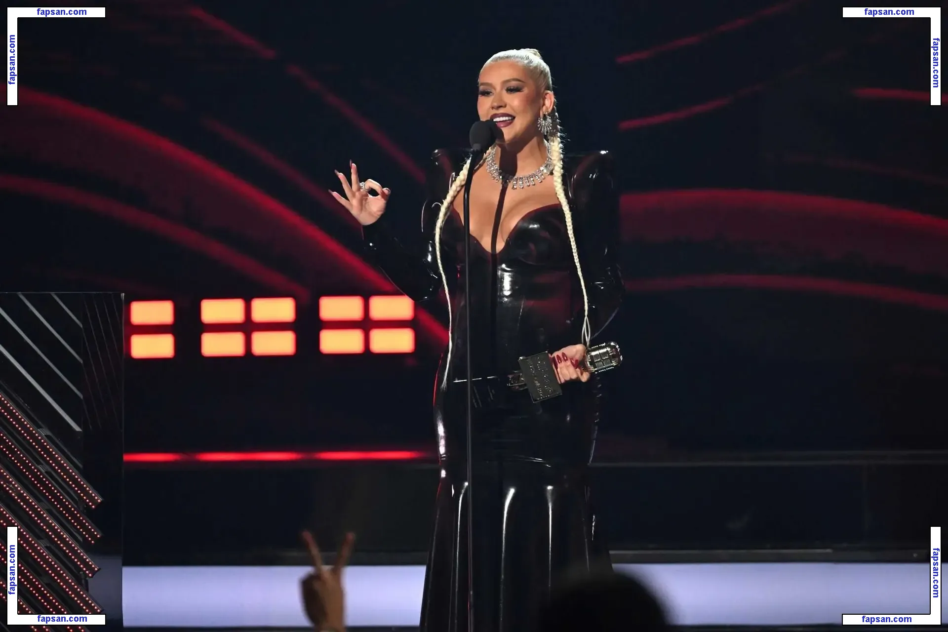 Christina Aguilera голая фото #2374 с Онлифанс