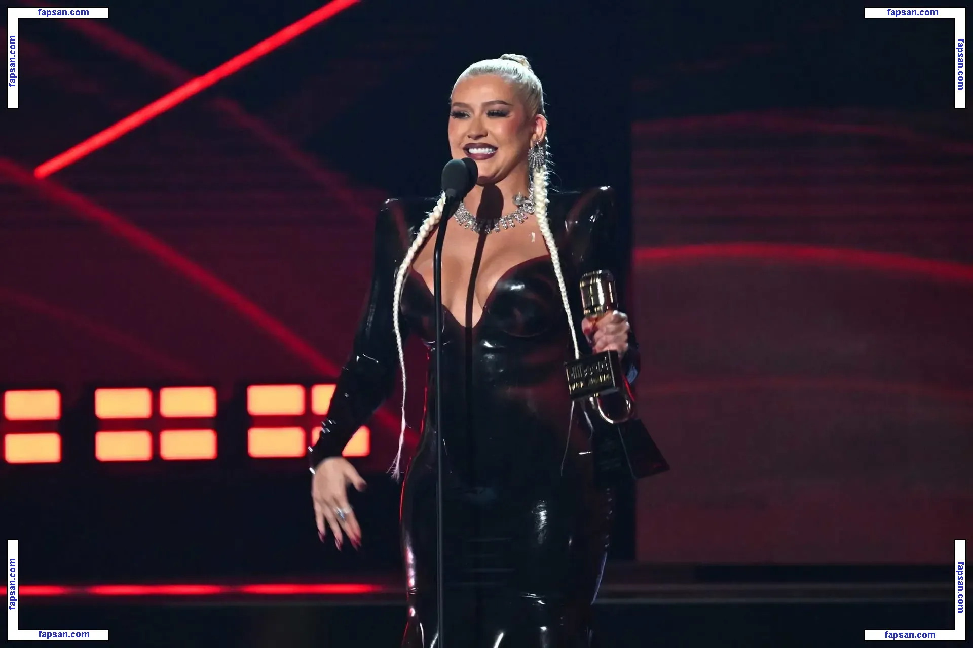 Christina Aguilera голая фото #2378 с Онлифанс