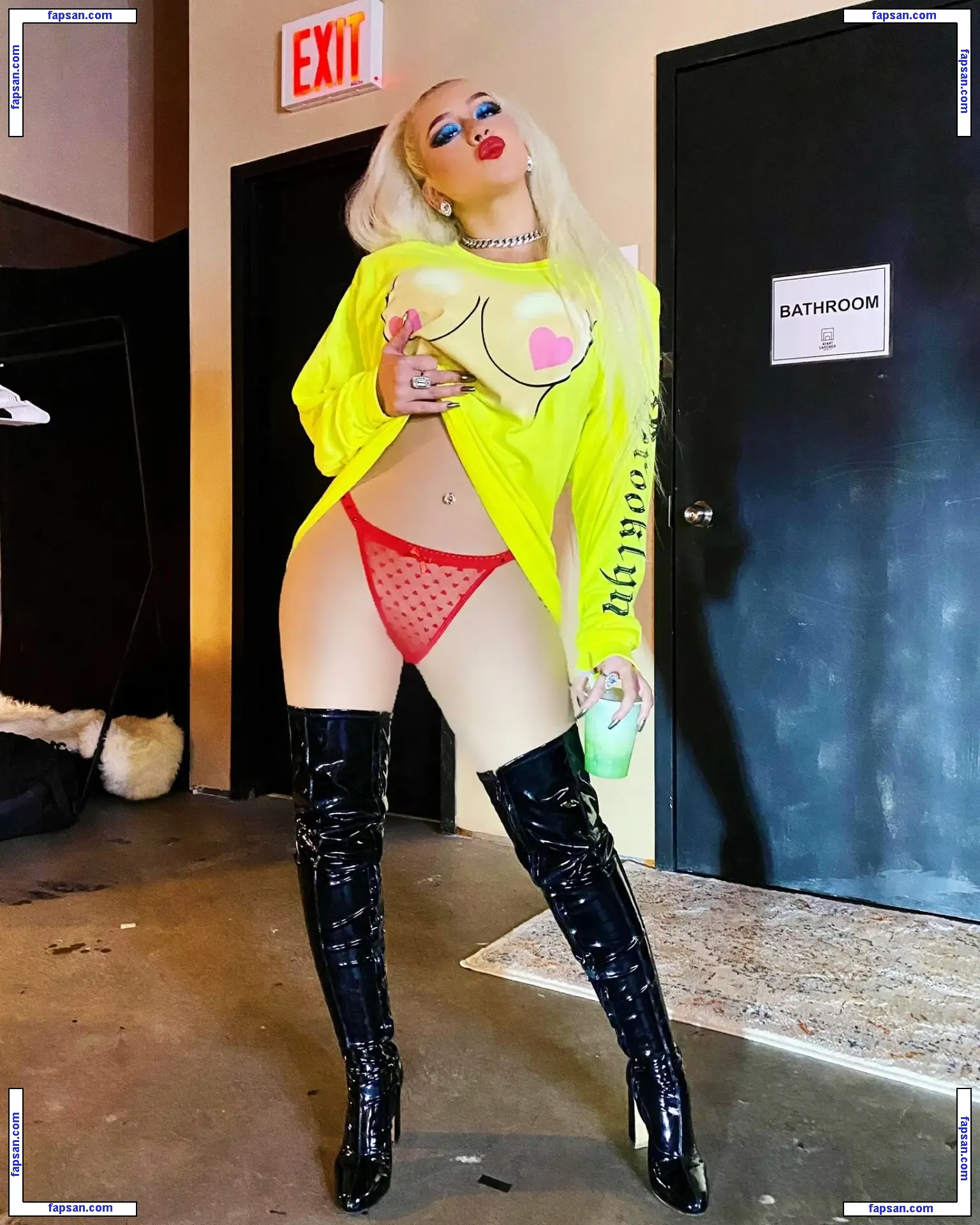 Christina Aguilera nude photo #2690 from OnlyFans
