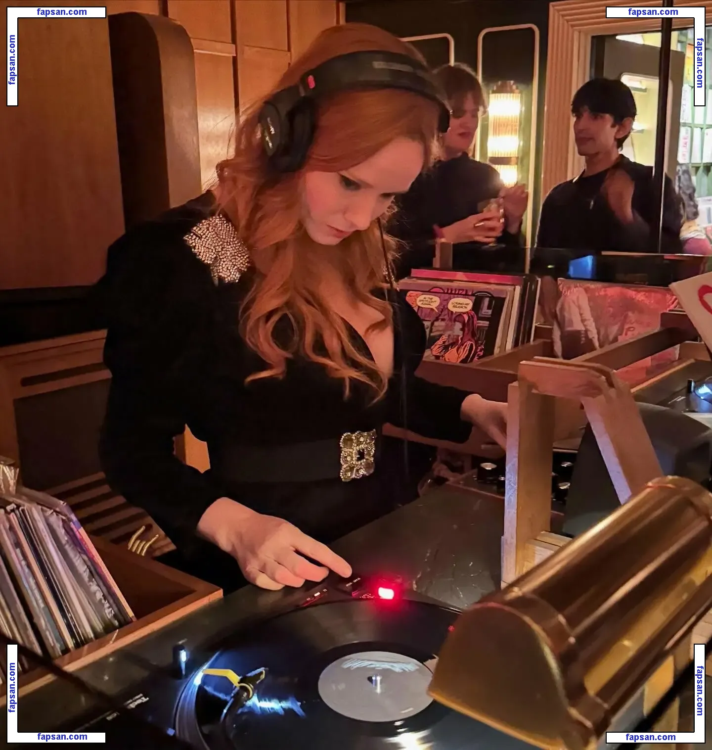 Christina Hendricks голая фото #0821 с Онлифанс