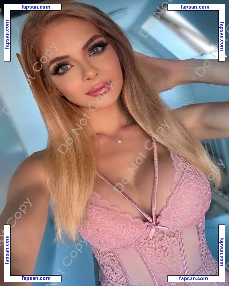 christinalionscat nude photo #0013 from OnlyFans