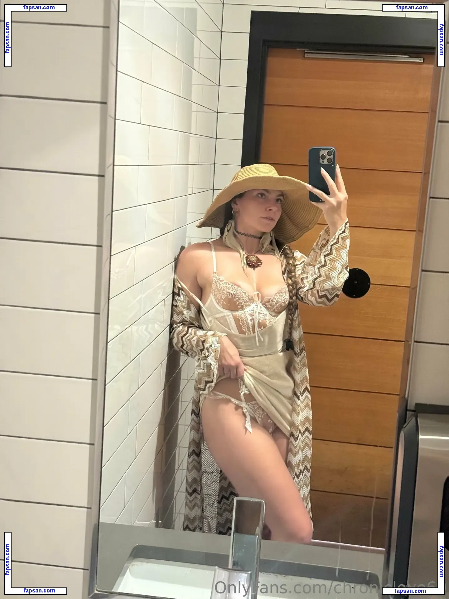 Chroniclove nude photo #0254 from OnlyFans