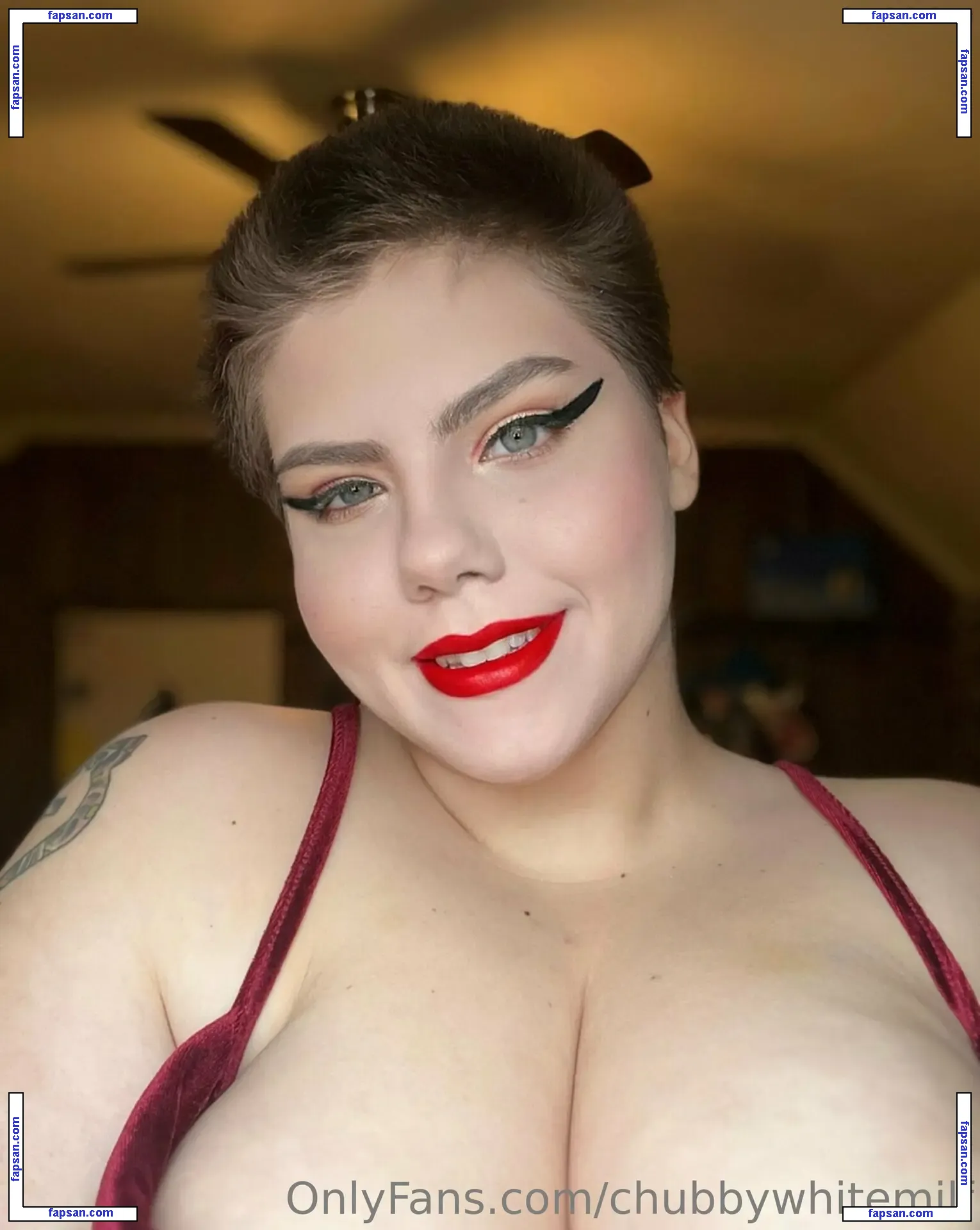 chubbywhitemilf nude photo #0032 from OnlyFans