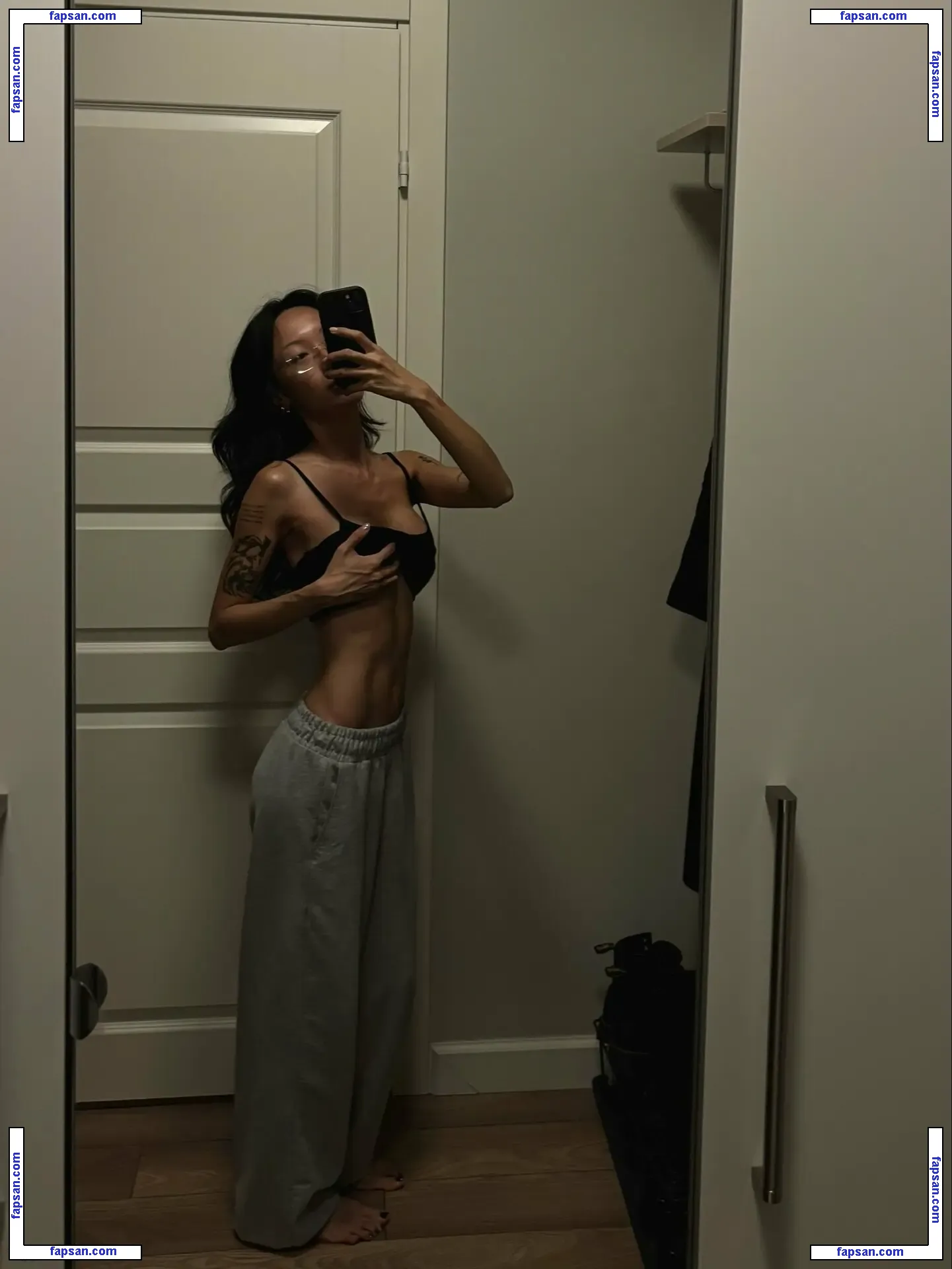 Chustfuck голая фото #0009 с Онлифанс