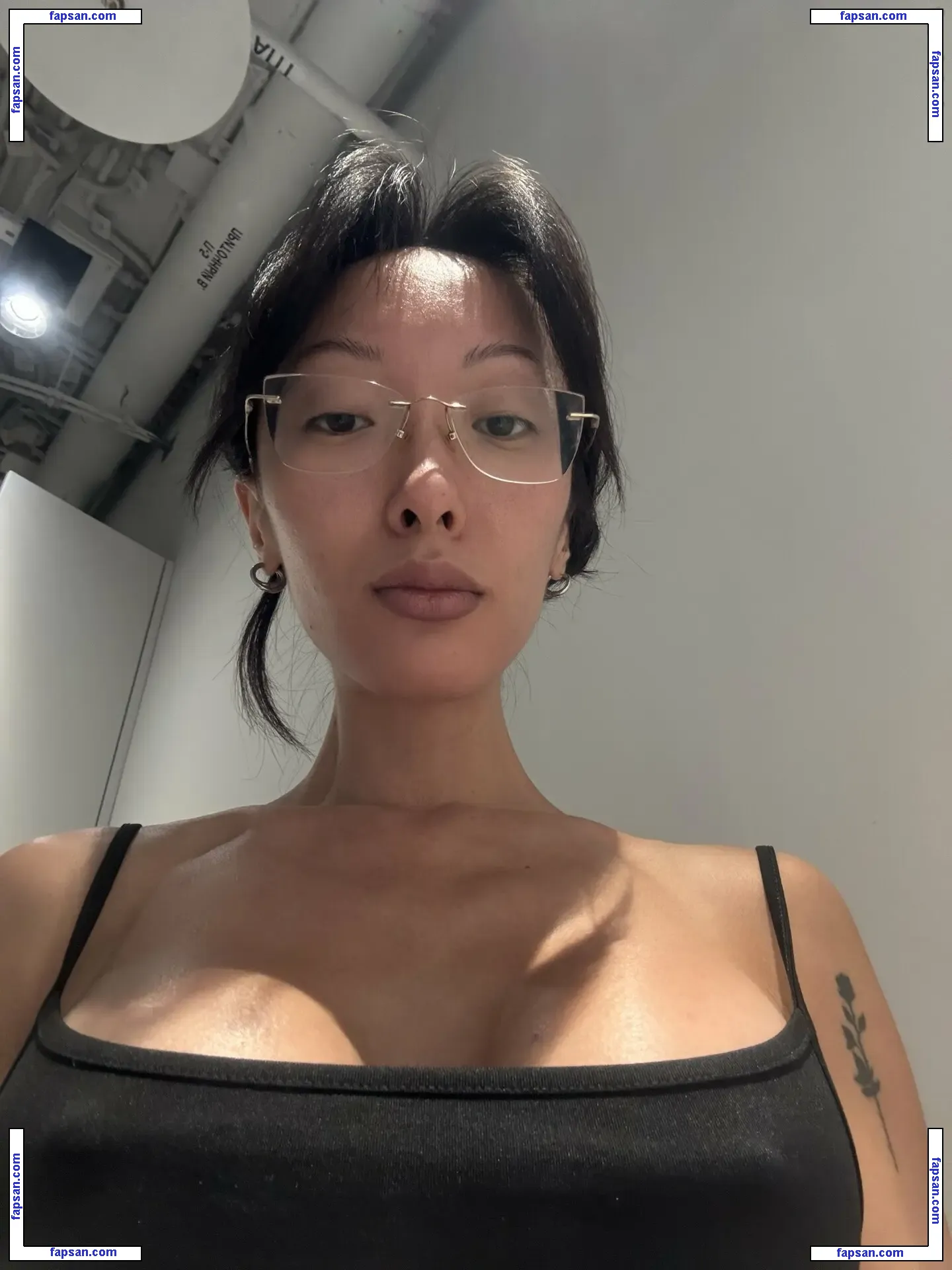 Chustfuck голая фото #0010 с Онлифанс