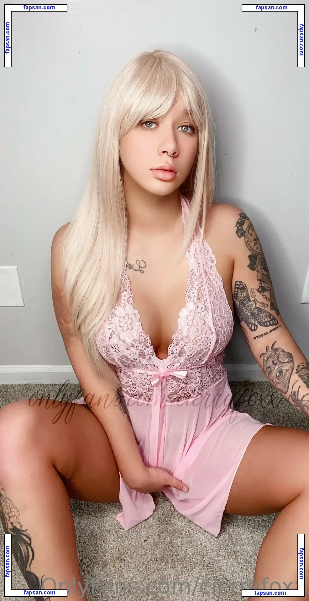 cierrafoxx nude photo #0081 from OnlyFans