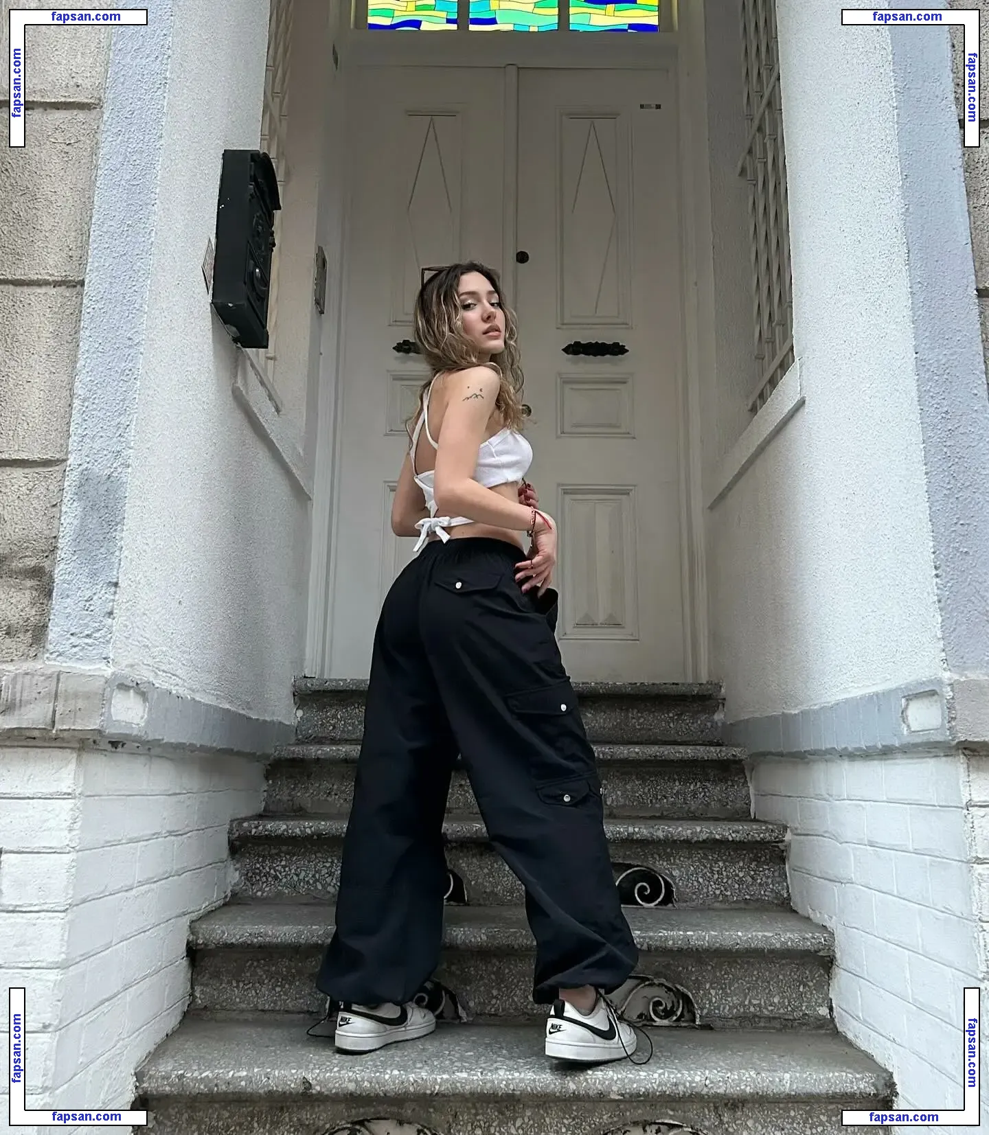 cisilleyup nude photo #0016 from OnlyFans