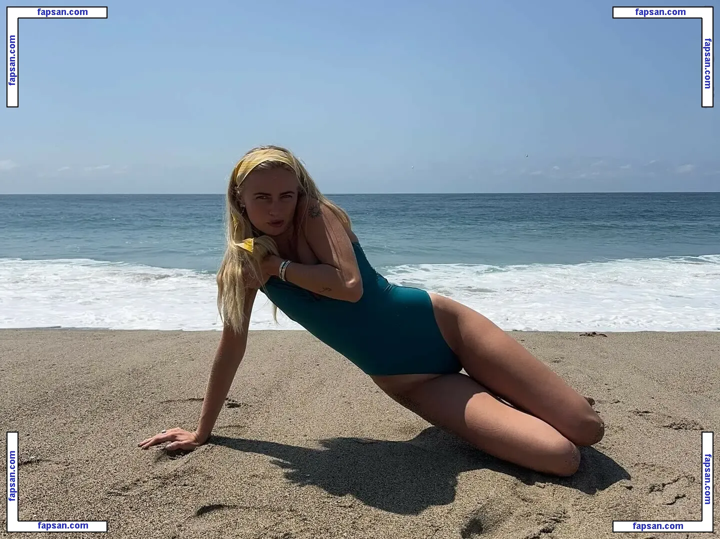 Claire Rosinkranz голая фото #0010 с Онлифанс